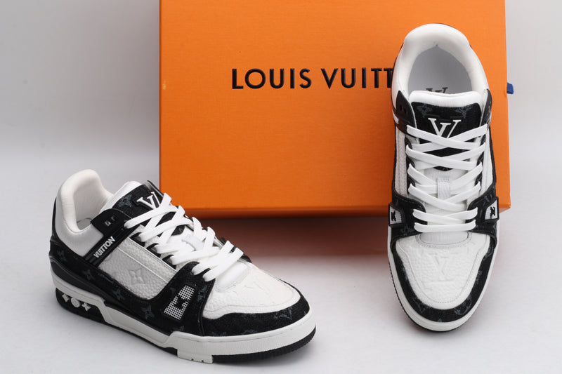 LVE TRAINERS BLACK & WHITE (pre-order)