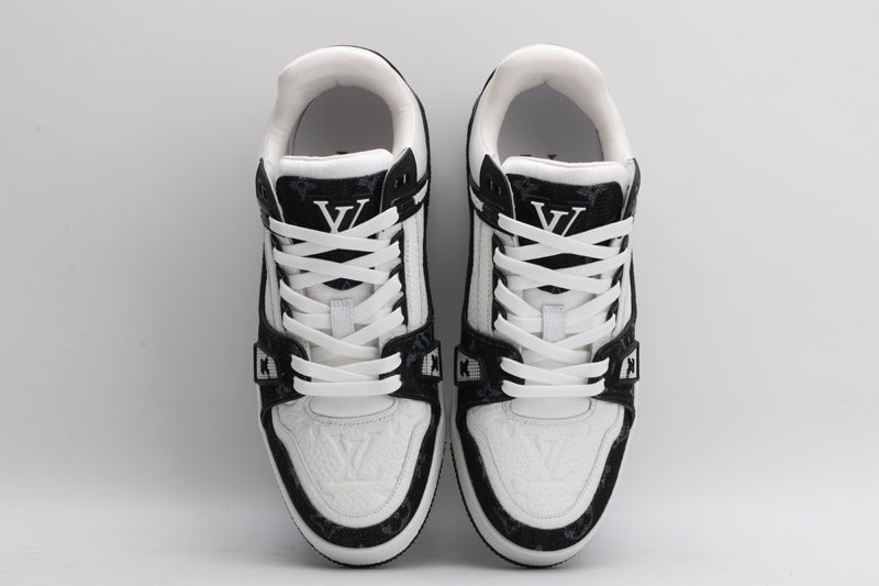 LVE TRAINERS BLACK & WHITE (pre-order)