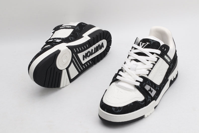 LVE TRAINERS BLACK & WHITE (pre-order)