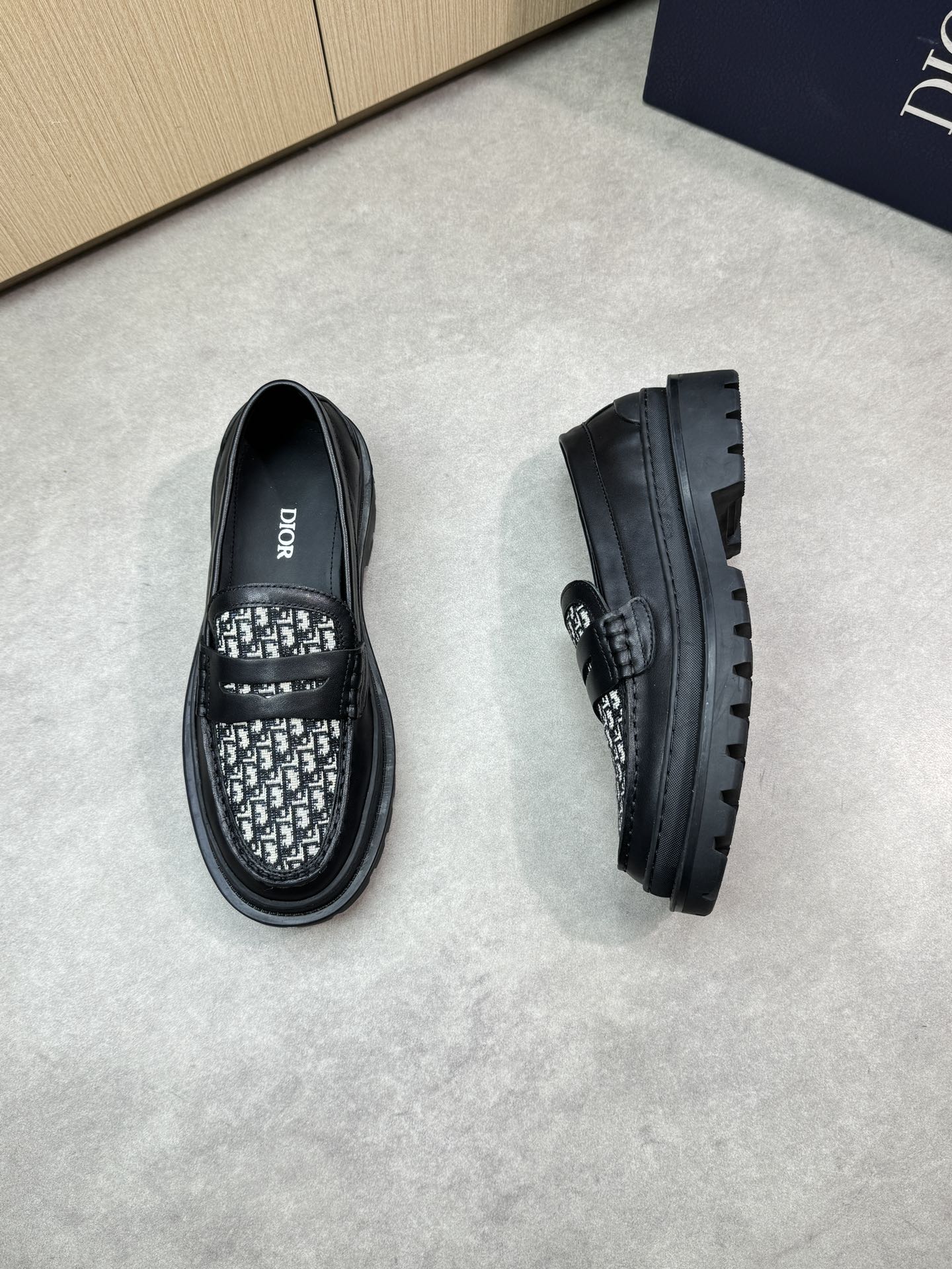 CD LOAFERS (pre-order)