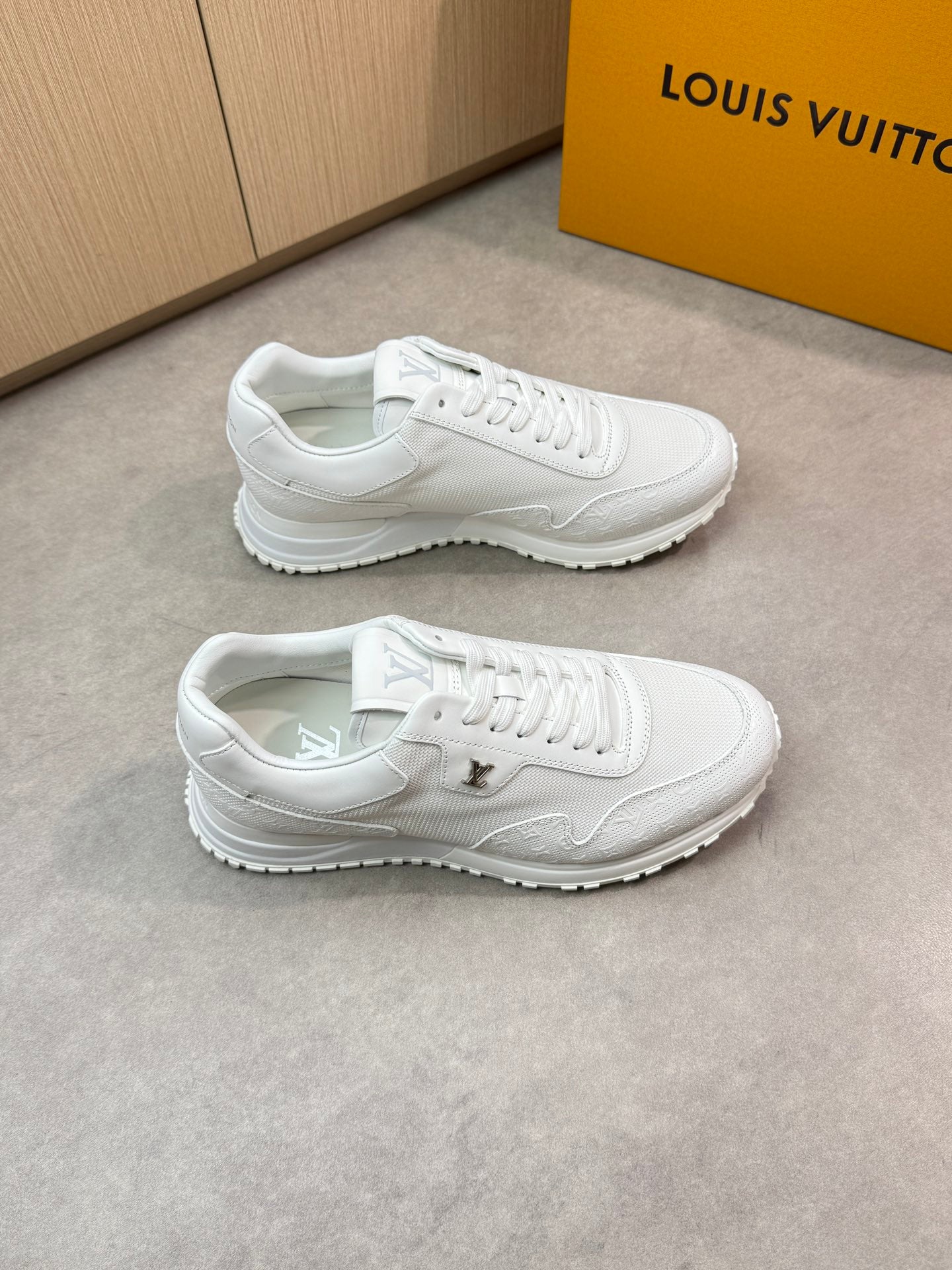 LVE TRAINERS WHITE (pre-order)