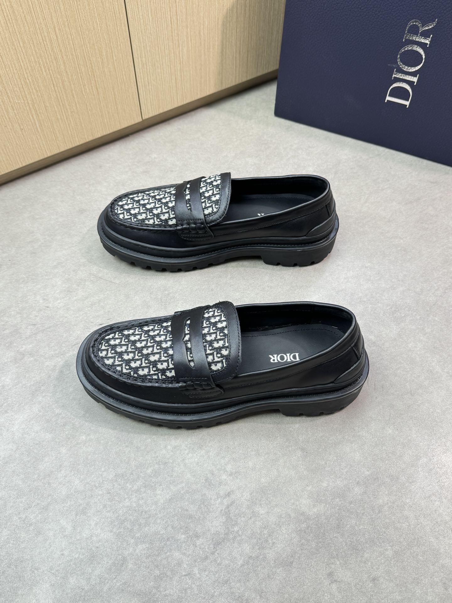 CD LOAFERS (pre-order)