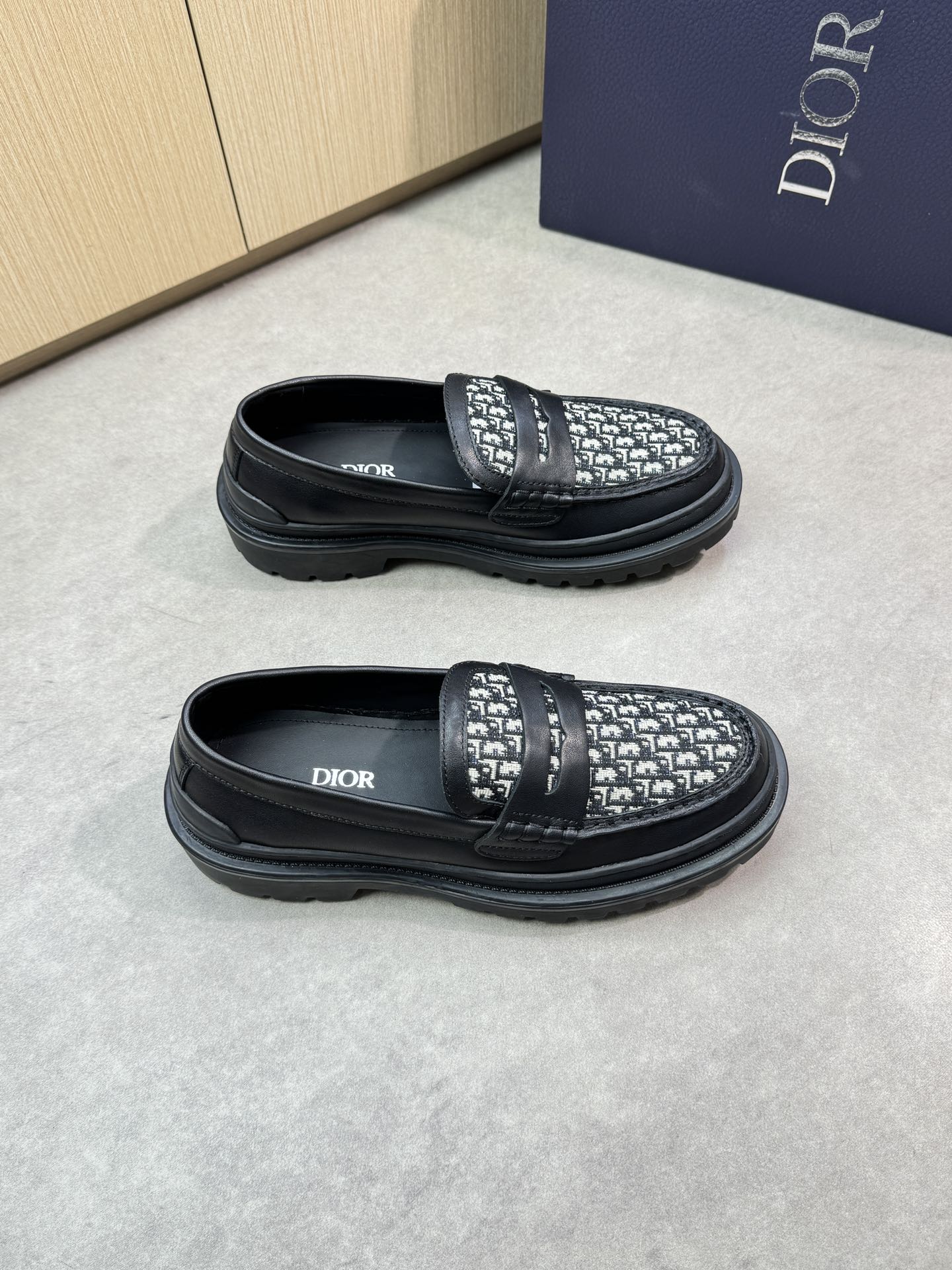 CD LOAFERS (pre-order)