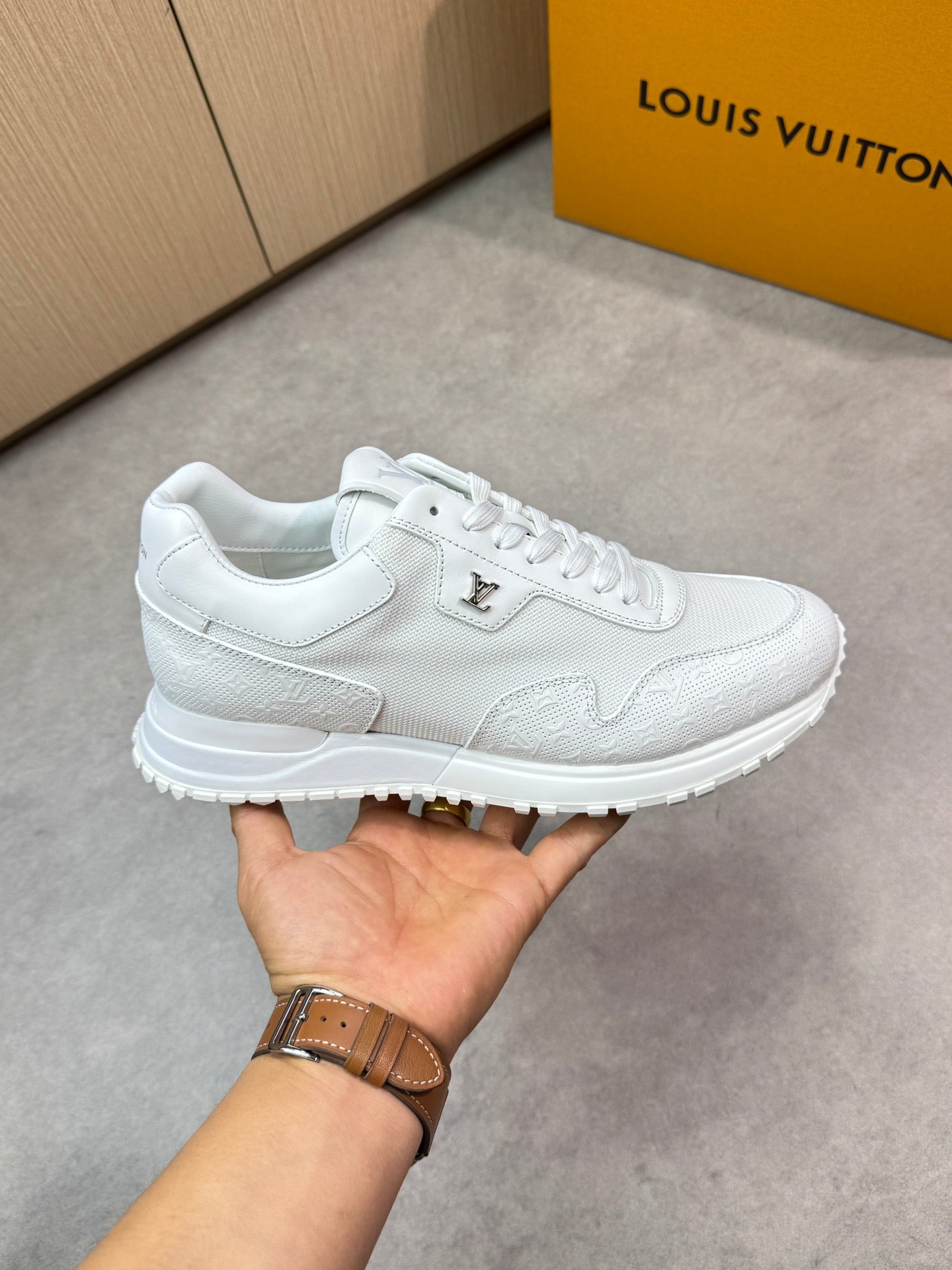 LVE TRAINERS WHITE (pre-order)