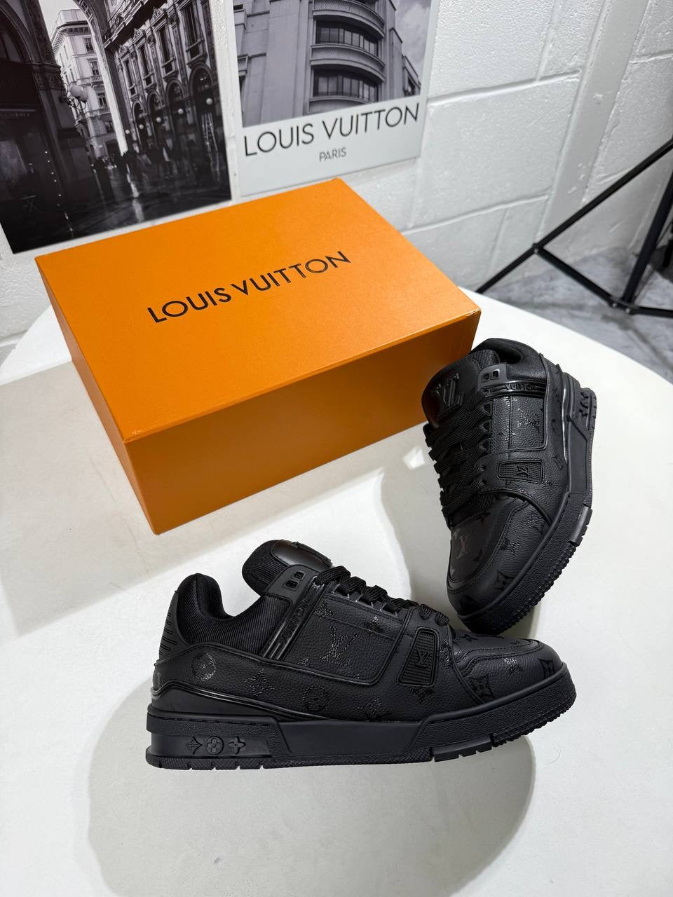 LV FULL BLACK TRAINERS