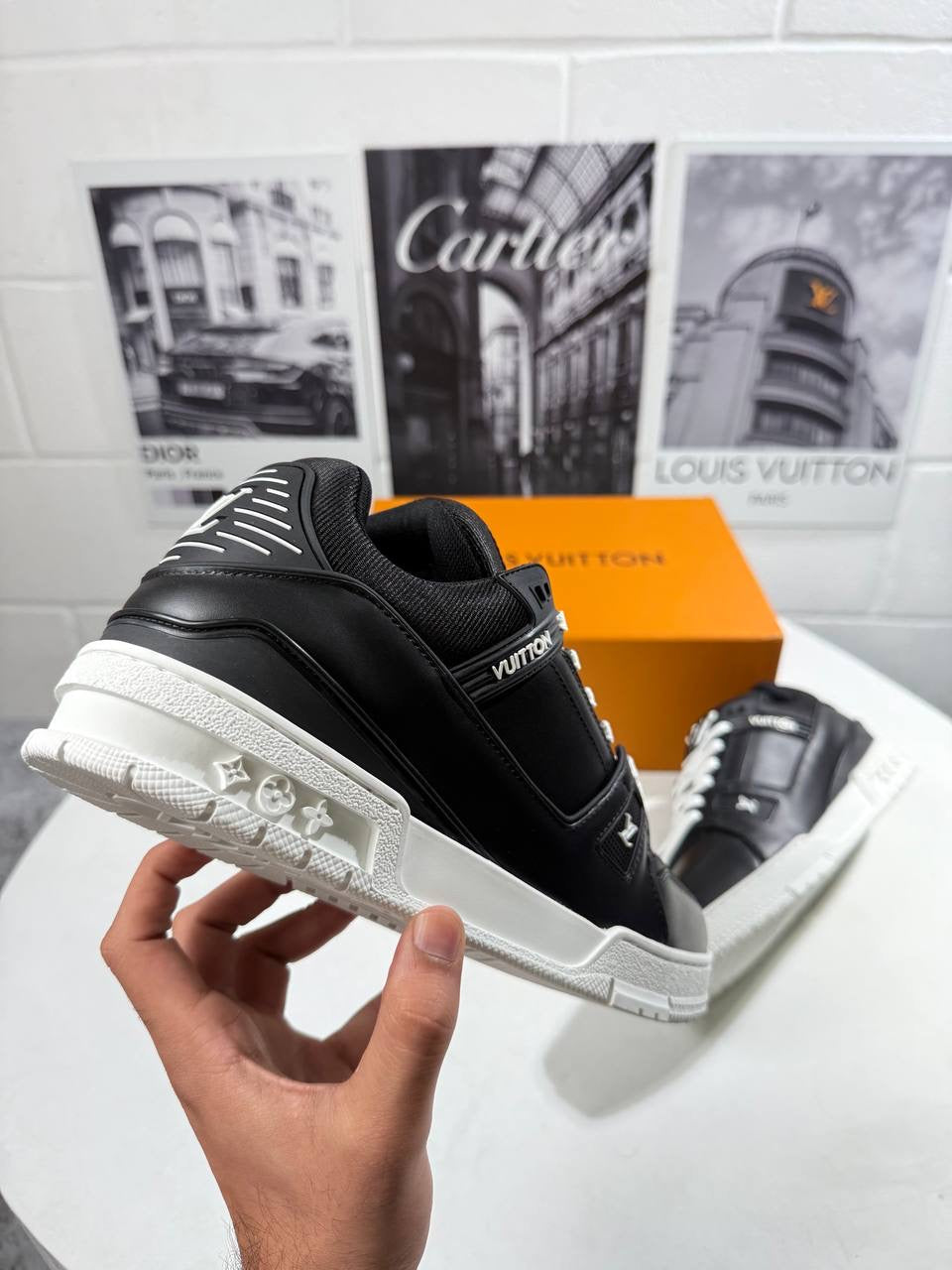 LVE TRAINERS BLACK & WHITE