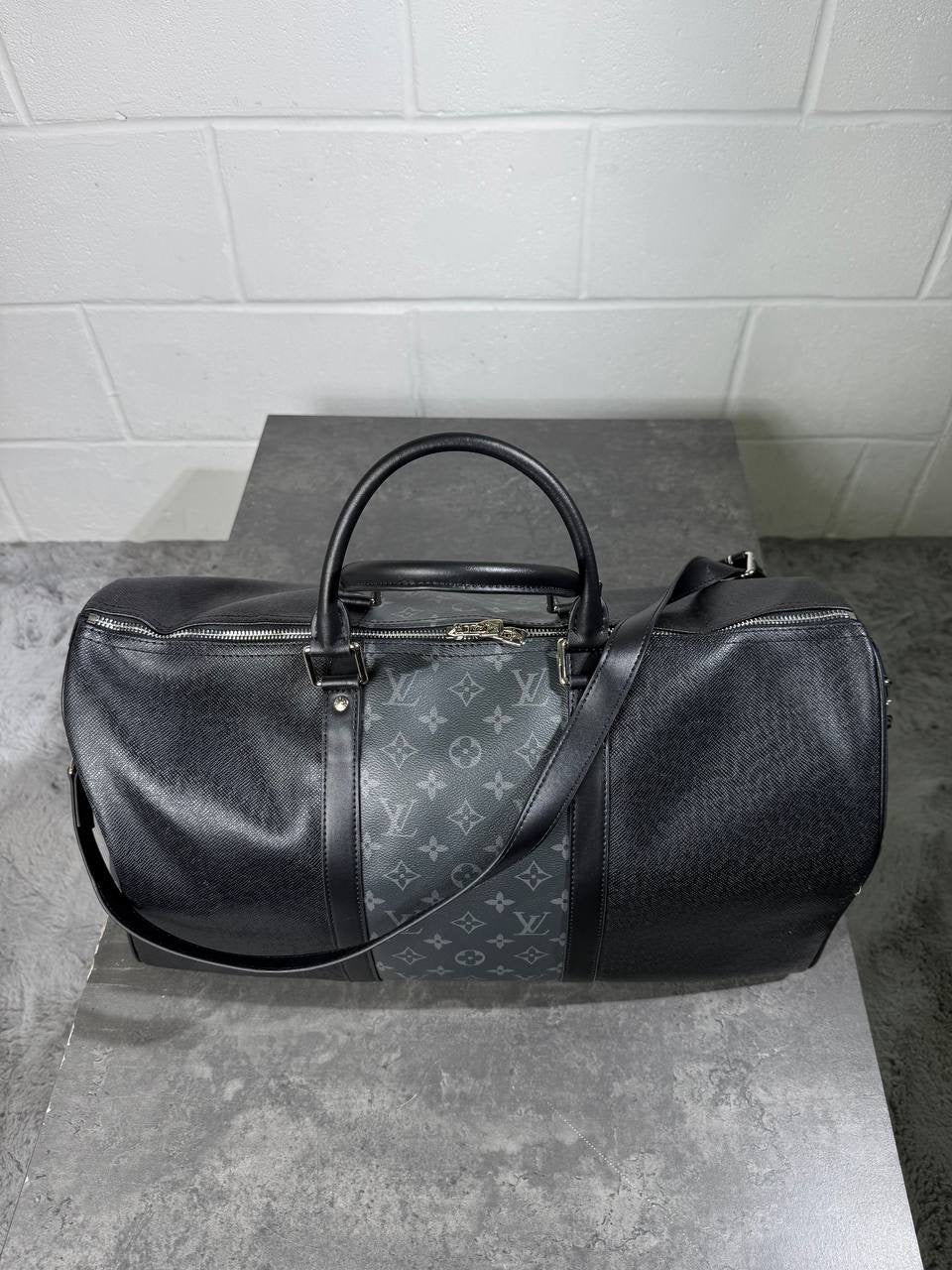 LVE TRAVEL BAG