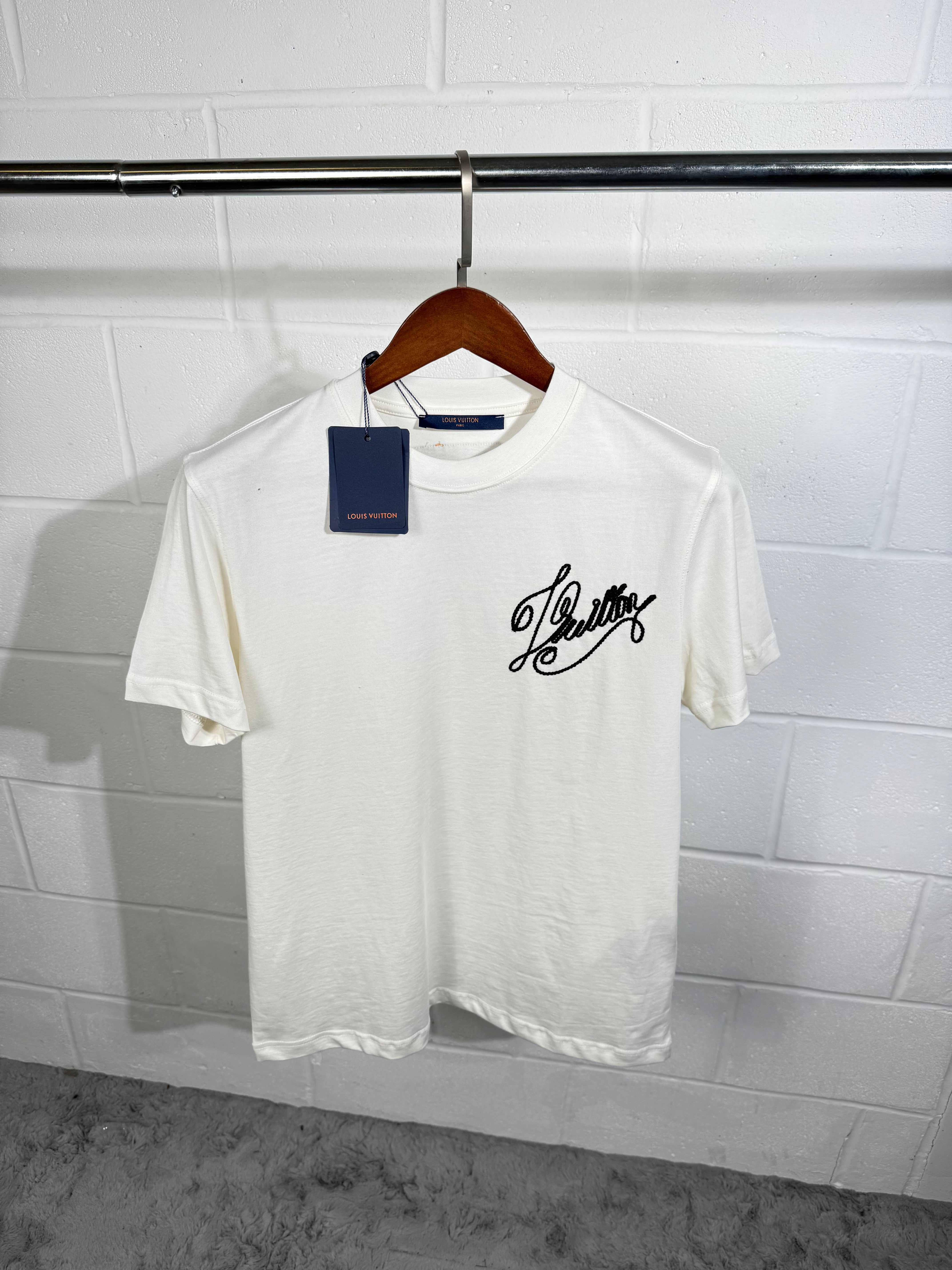 LVE SIGNATURE TEE WHITE