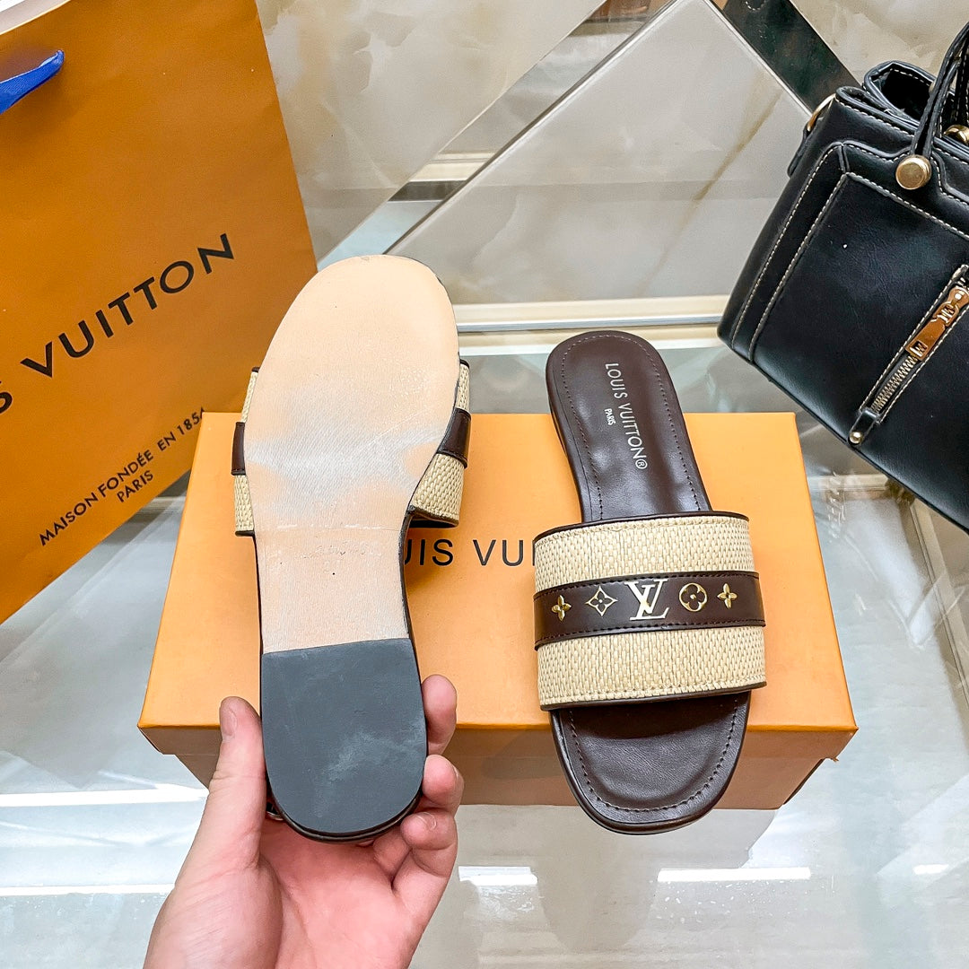LVE SLIDERS WOMEN (pre-order)
