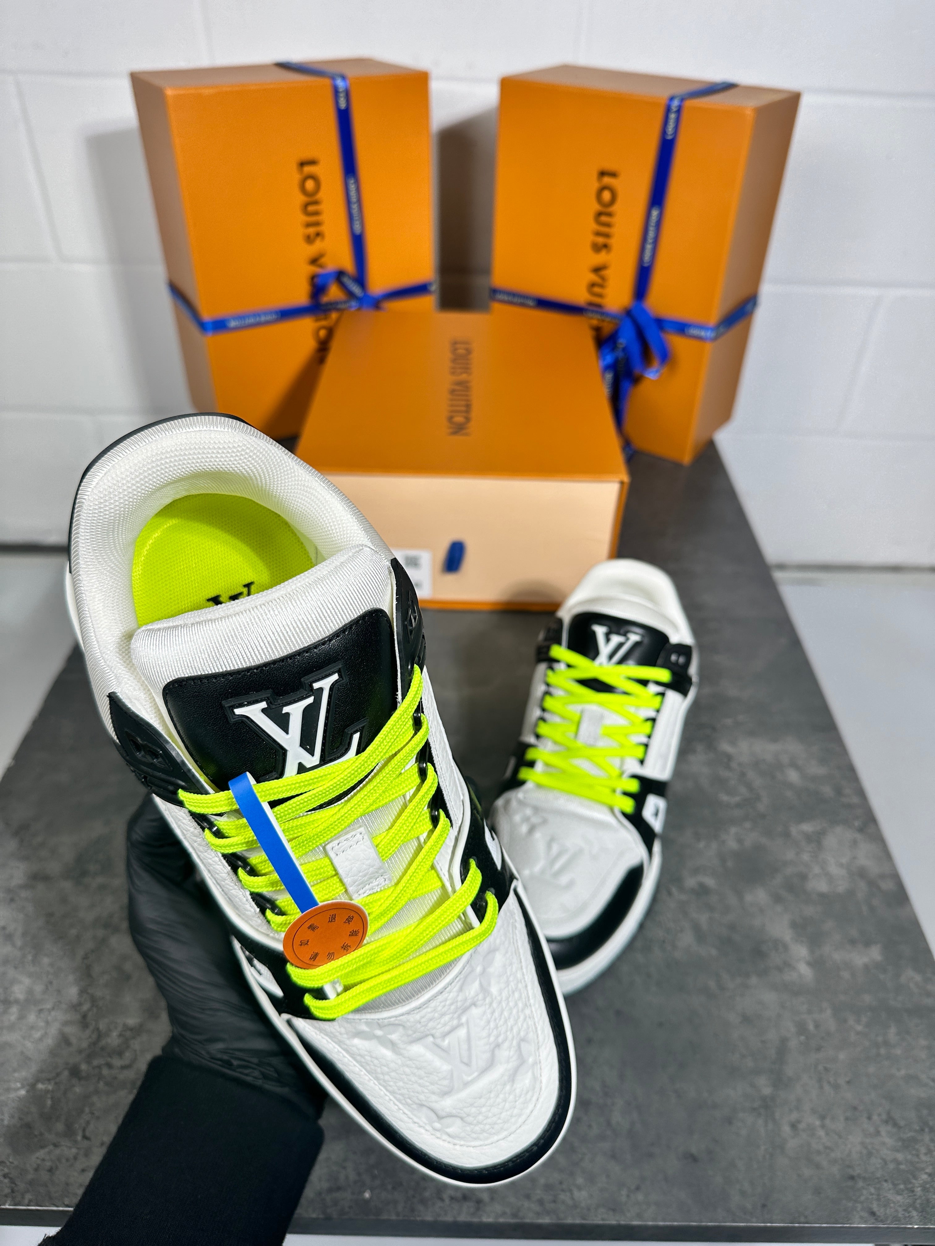 Lv trainers black and white