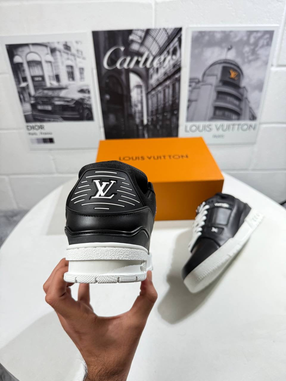 LVE TRAINERS BLACK & WHITE