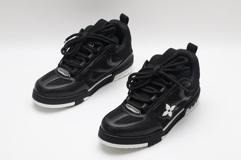 LVE SKATES BLACK (pre-order)