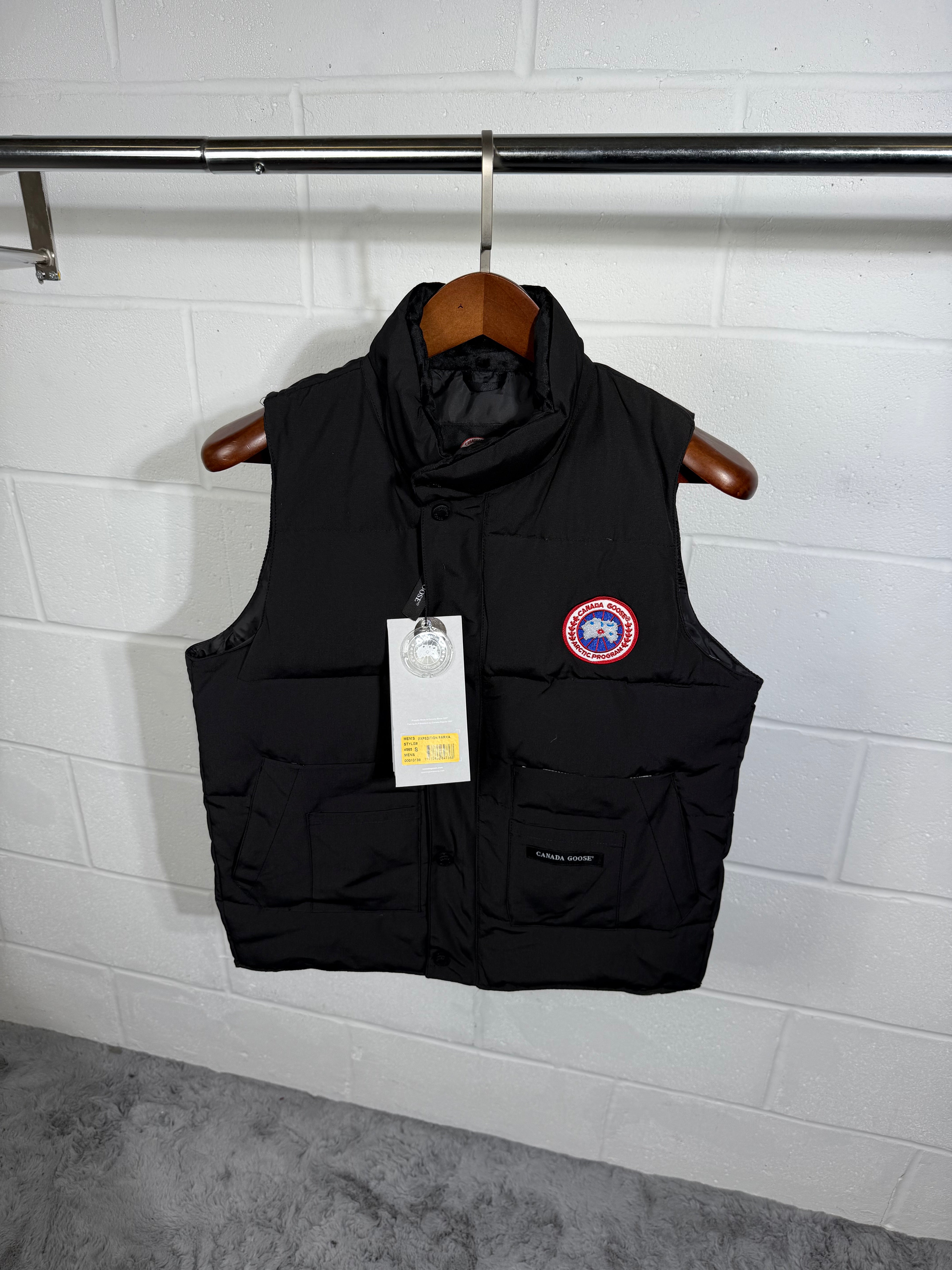 GOOSE BODYWARMER BLACK