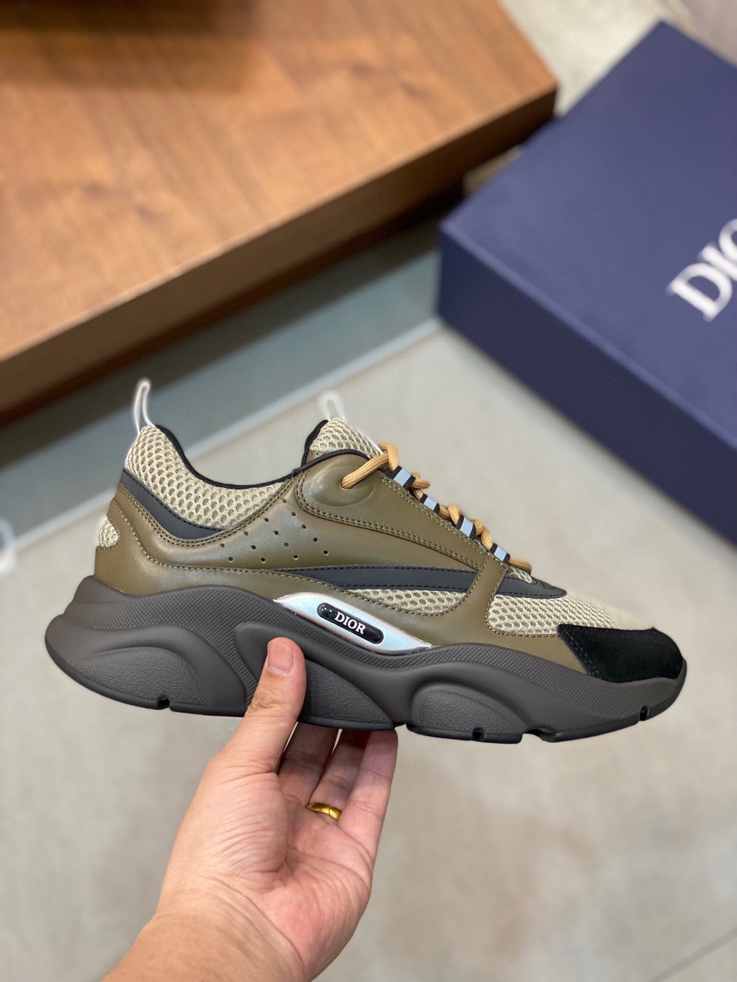 B22 KHAKI/BROWN MIX (pre-order)