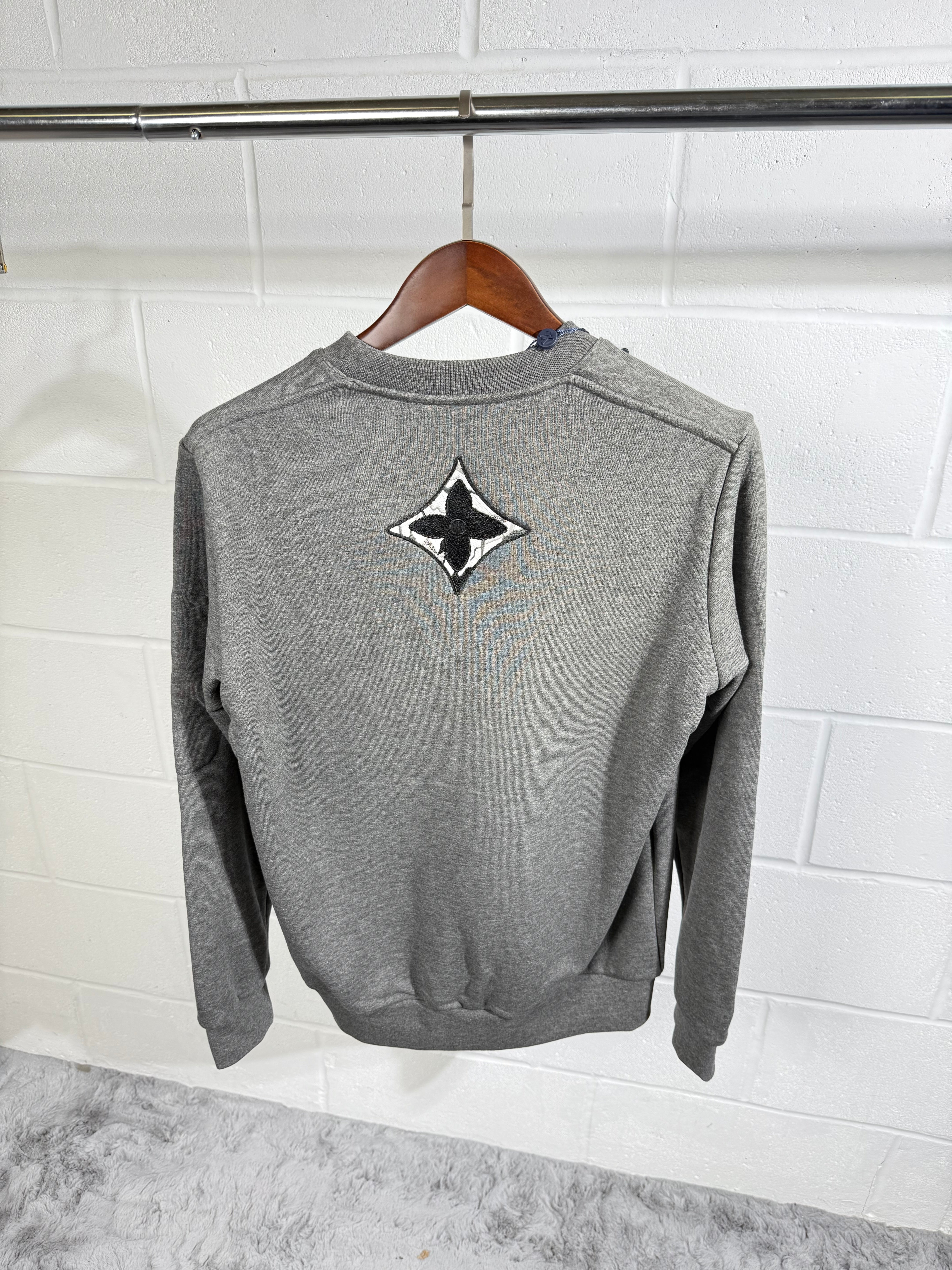 LV sweater grey