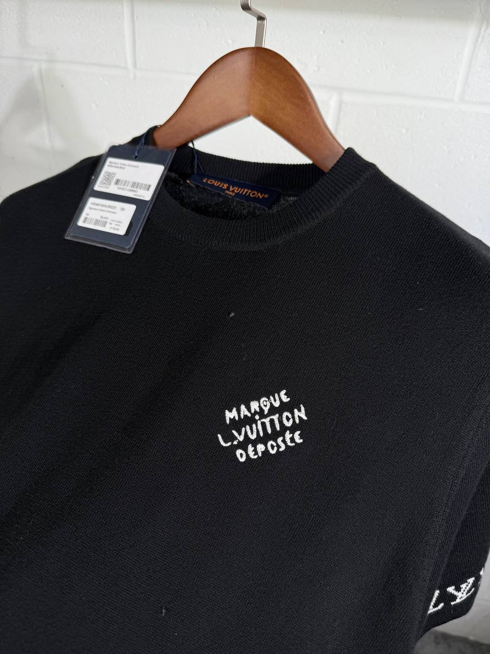 Lve black Tshirt
