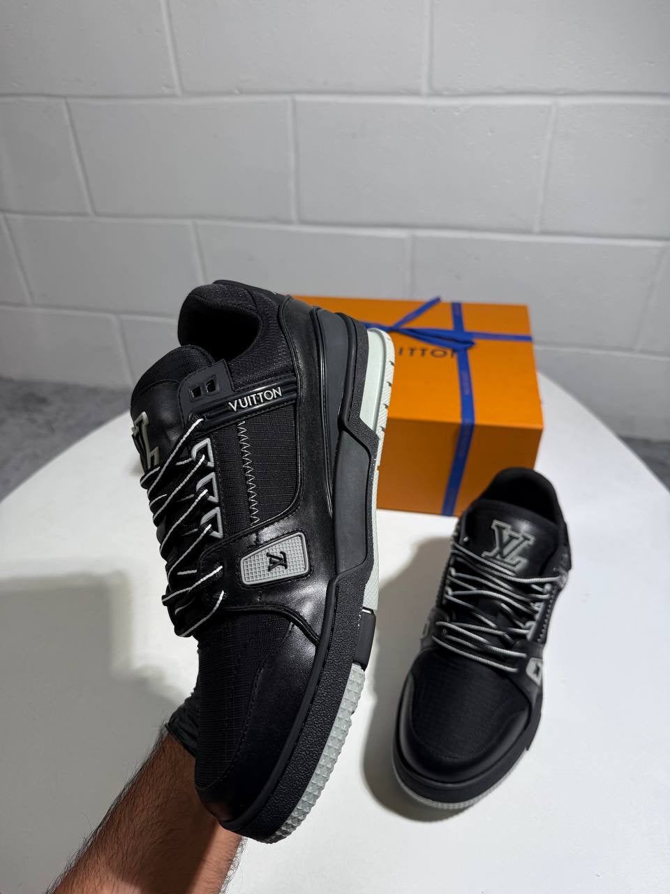 LVE TRAINER BLACK