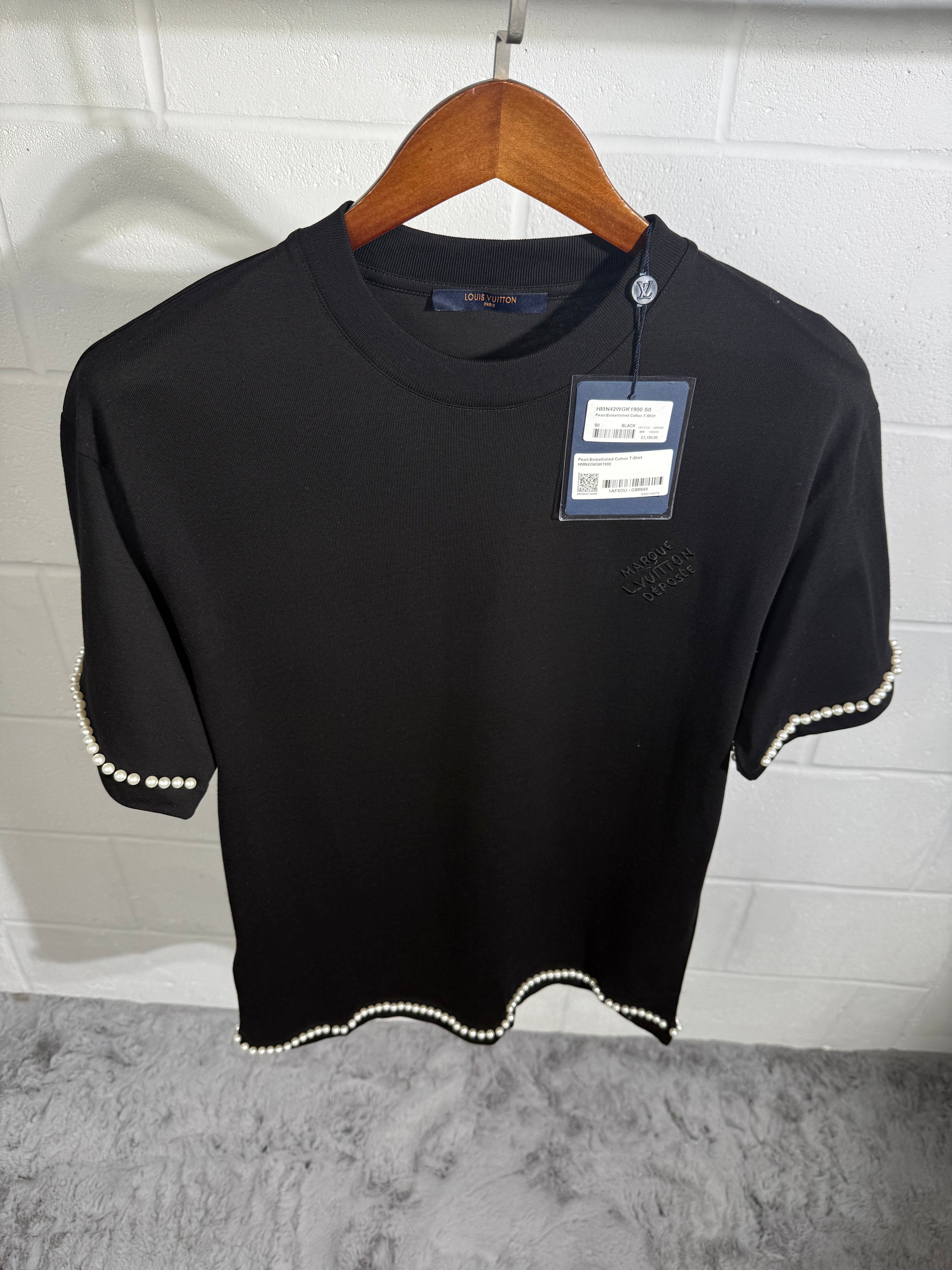 LV pearls tee black