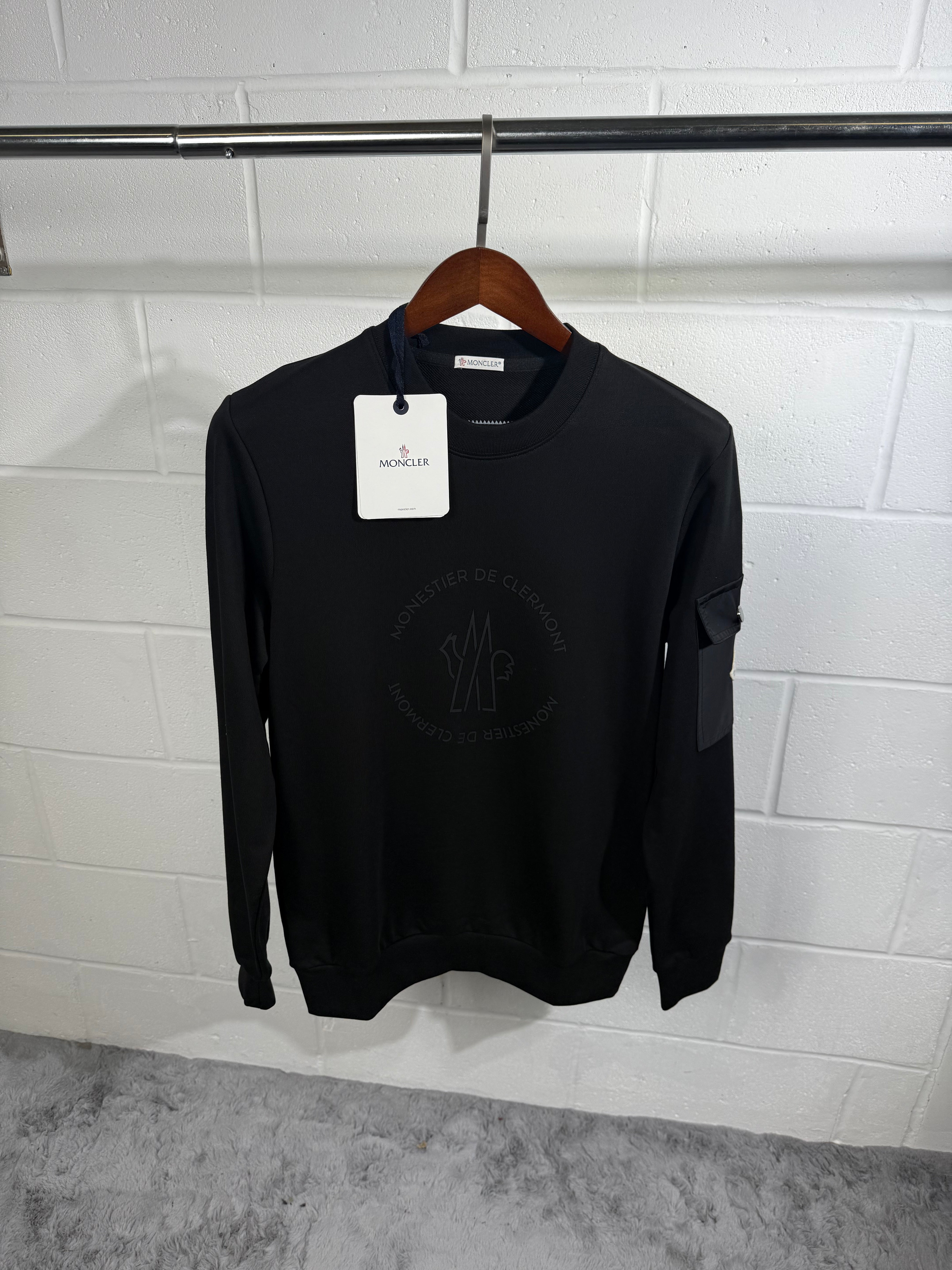 Mnclr sweater pocket logo black