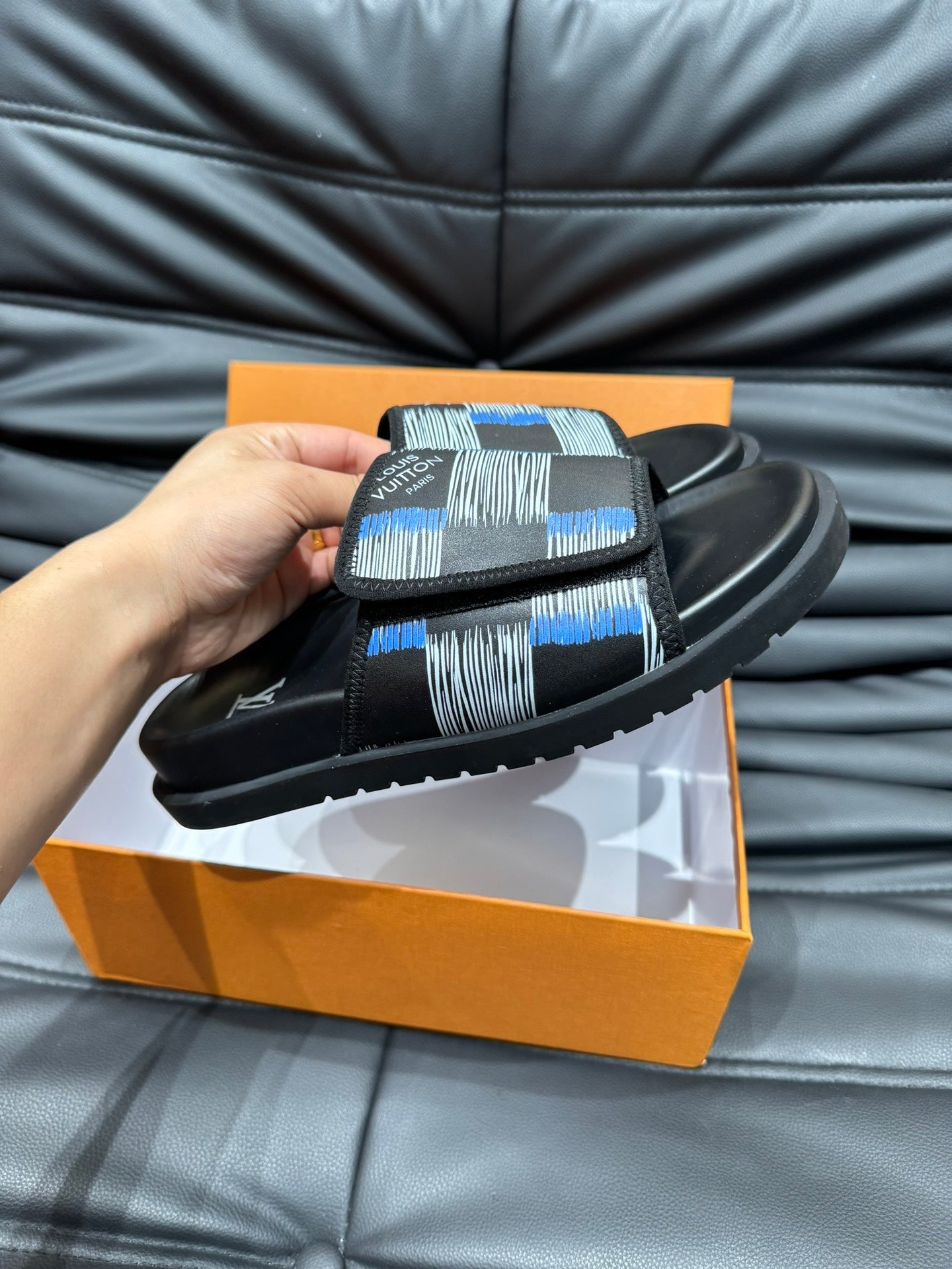 LVE SLIDERS MEN (pre-order)