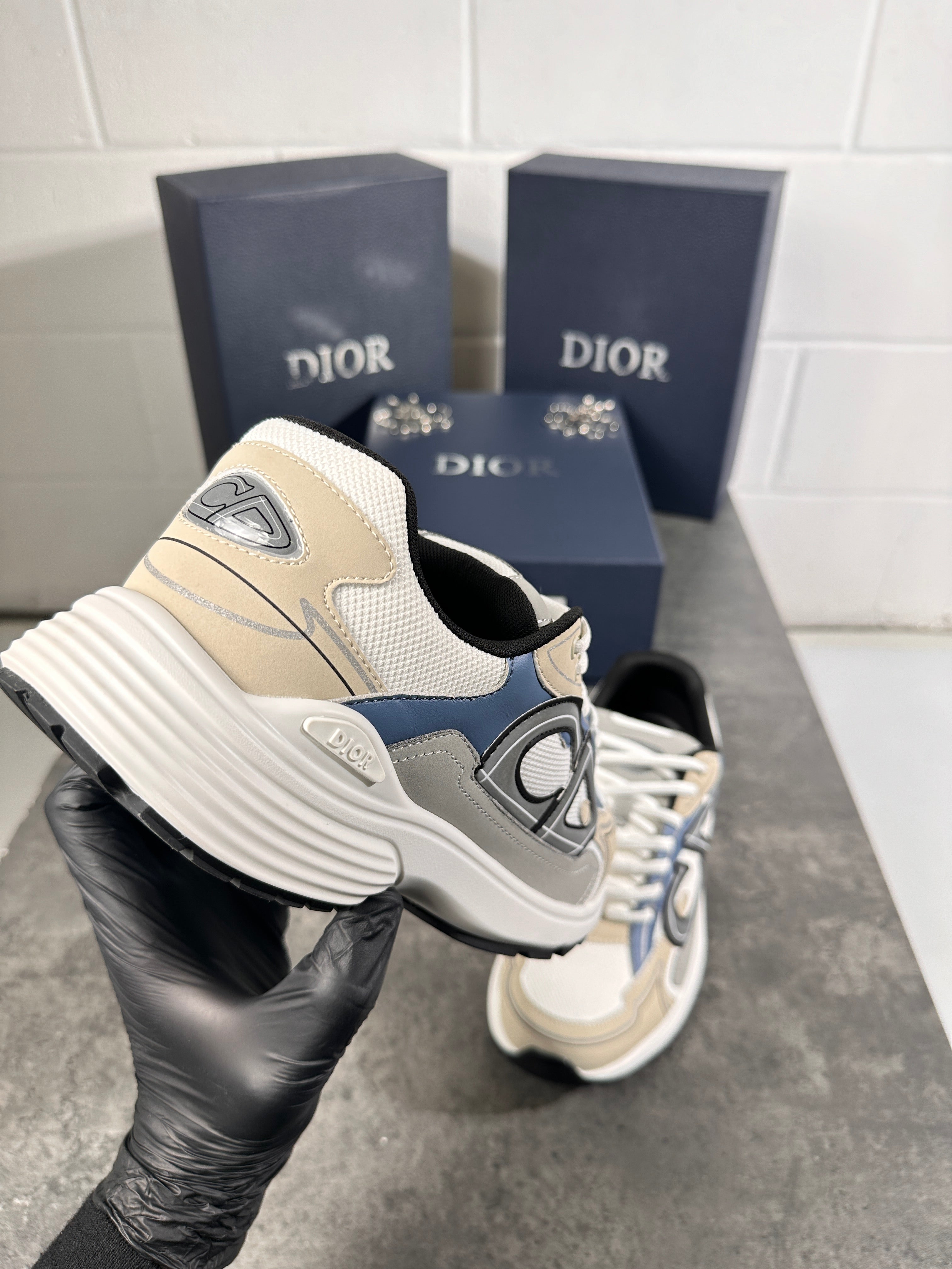 B30 beige n white In UK