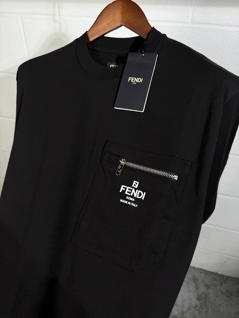 FND POCKET LOGO TEE BLACK