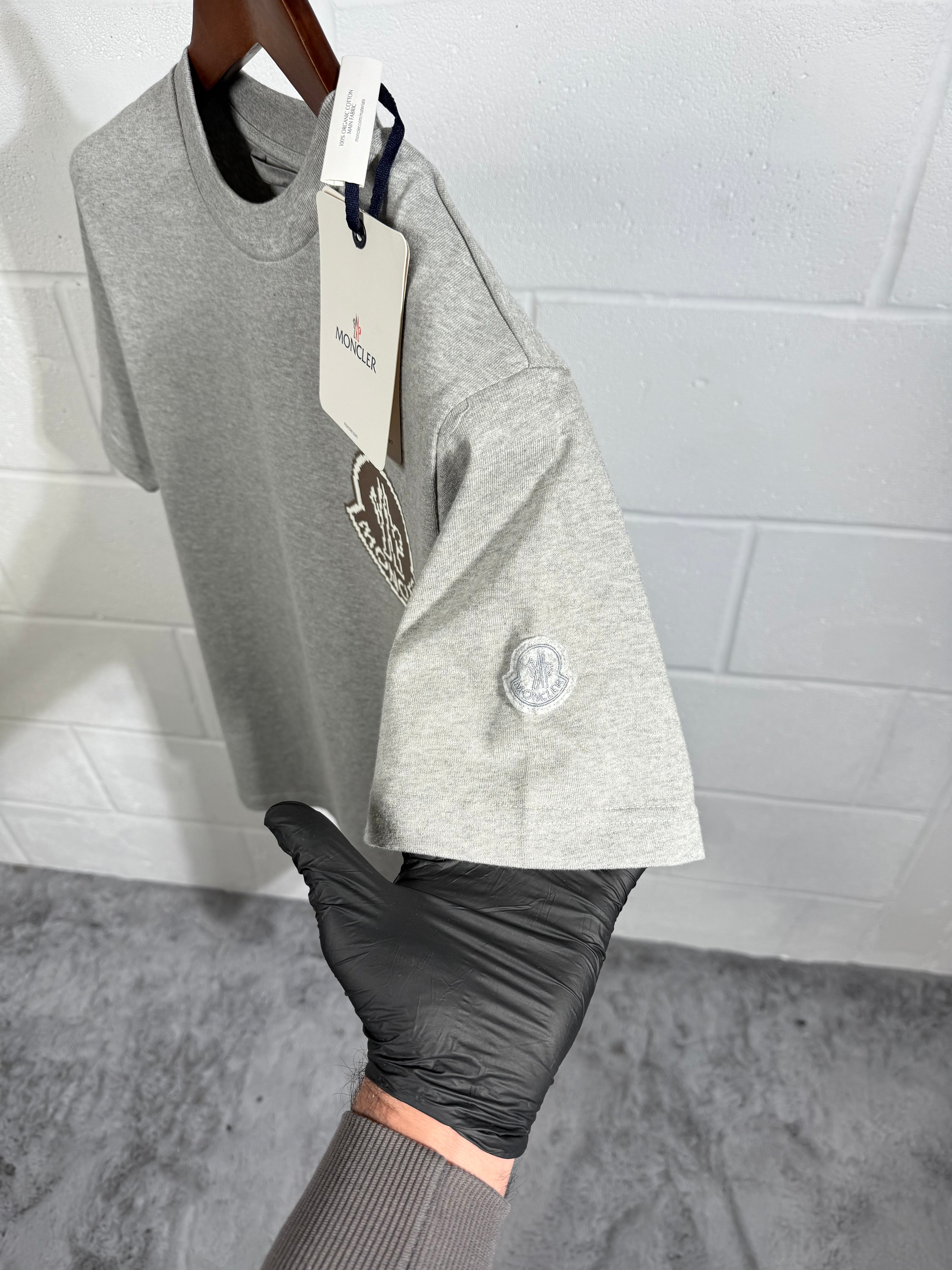 MNCLR graphic logo tee grey