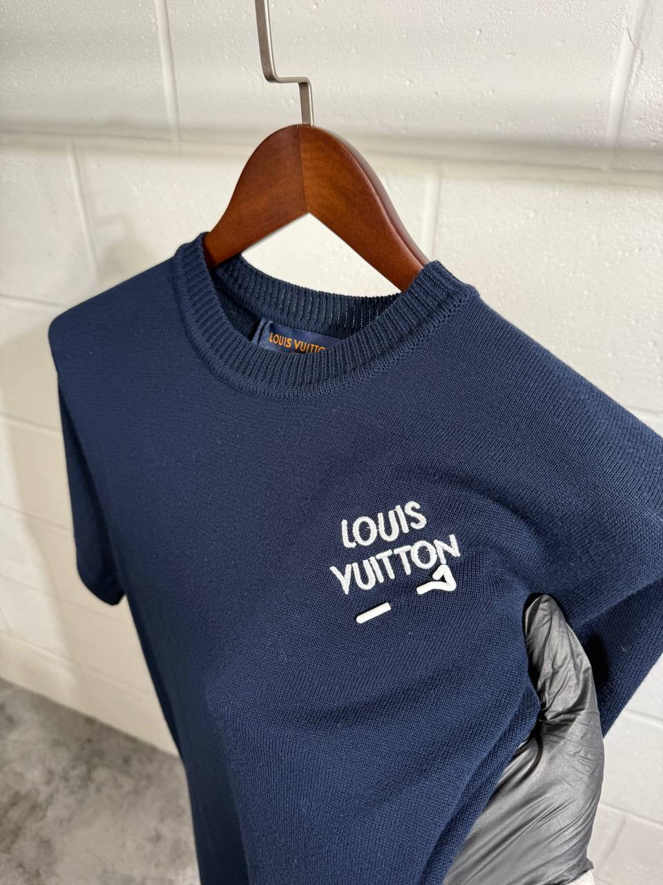 LVE pin Tshirt Navy