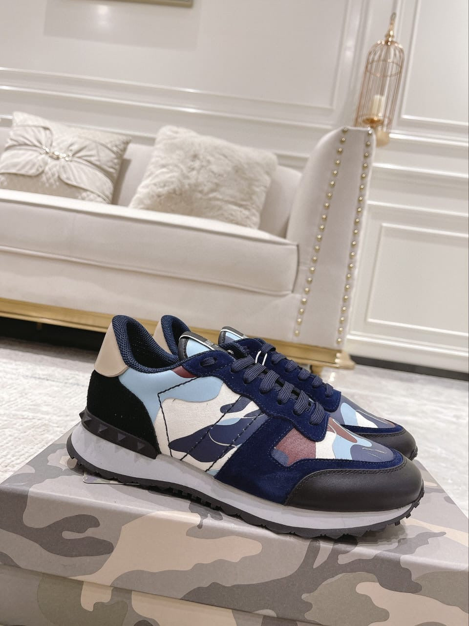 VLTN TRAINERS (pre-order)