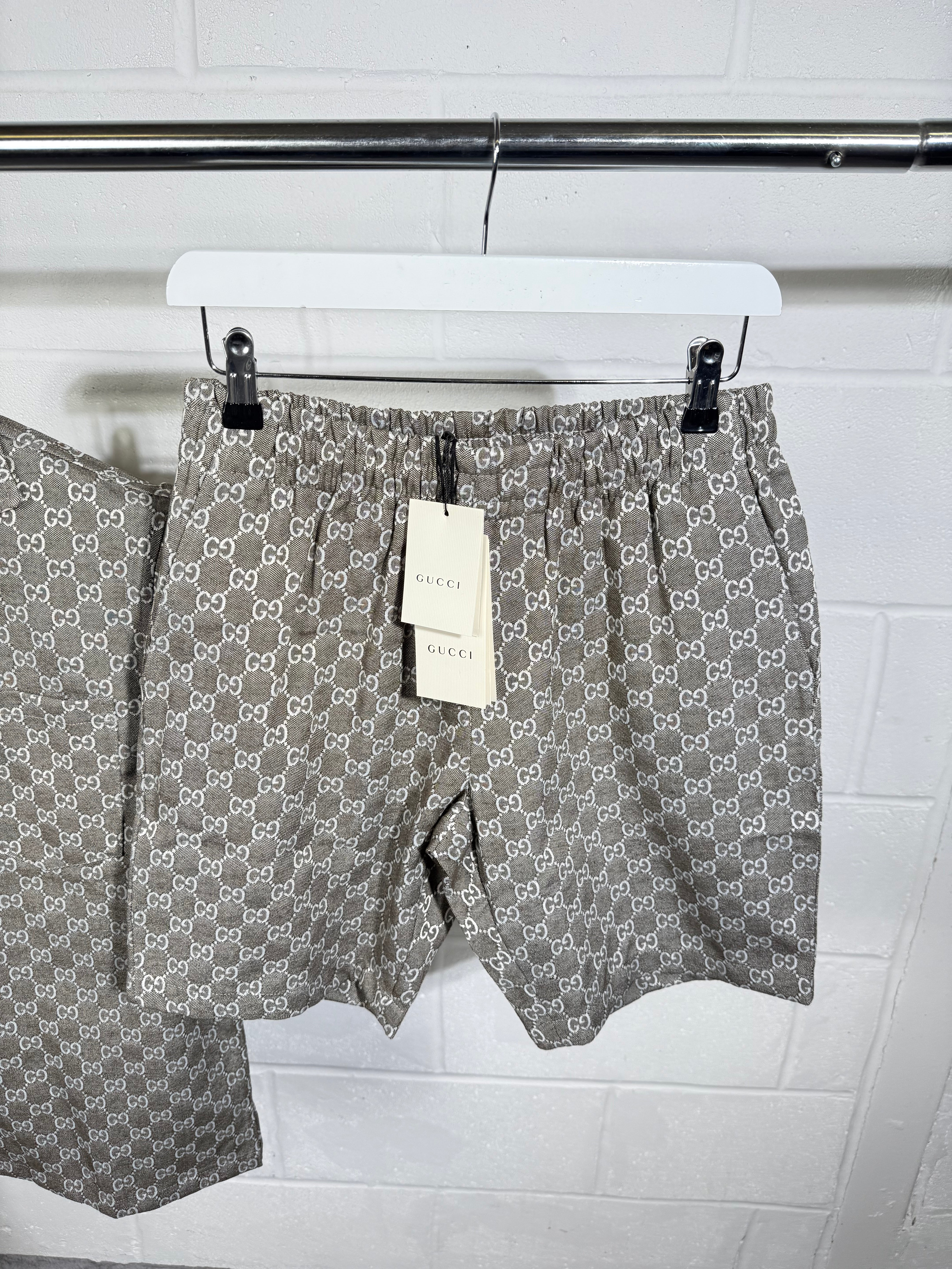 UCCI set grey