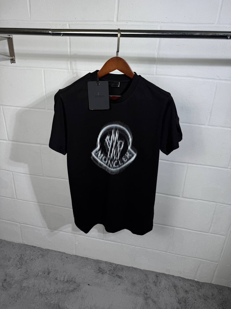 MNCLR BLACK LOGO TEE