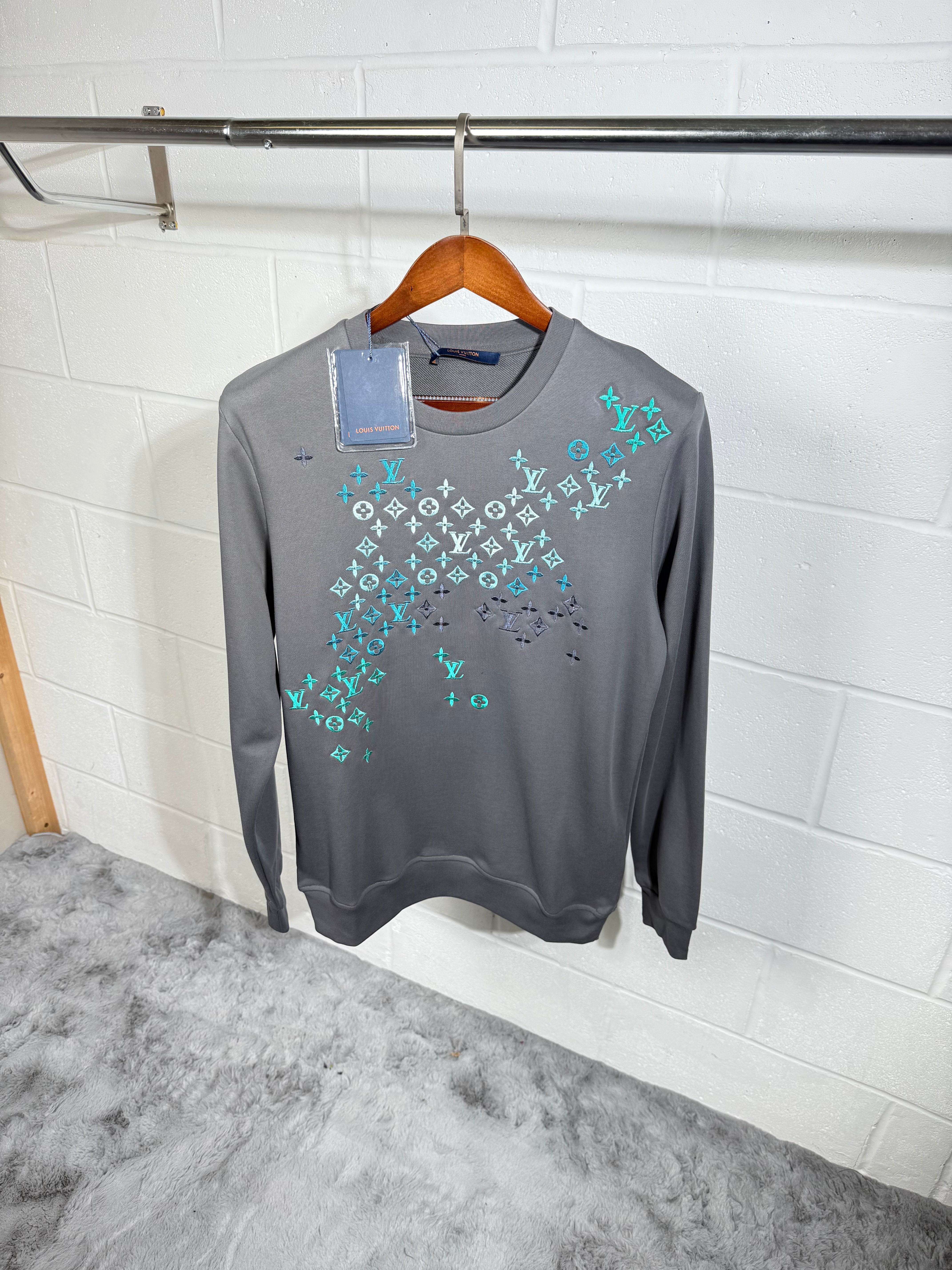 LVE EMBROIDERED SWEATER GREY