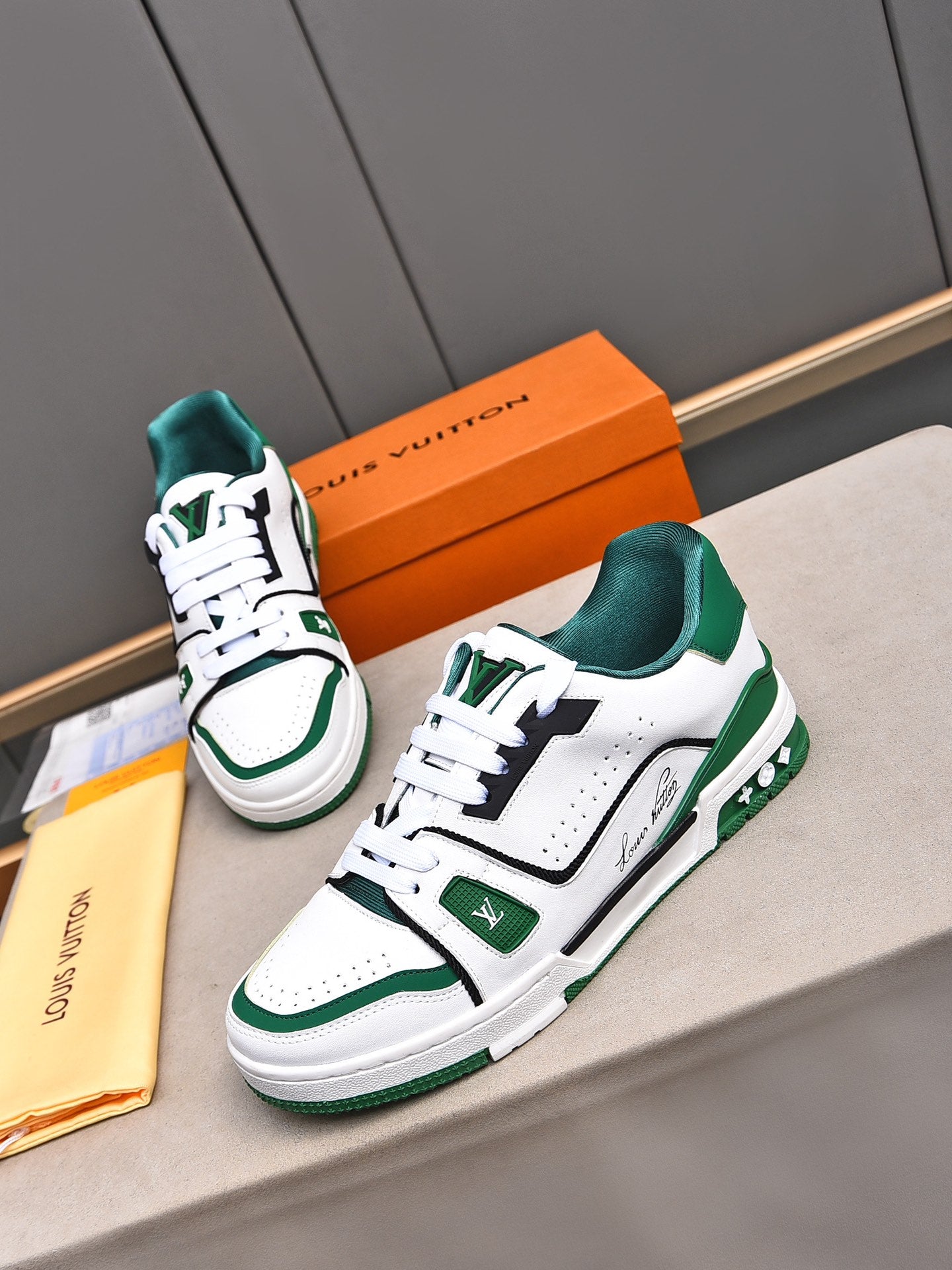 LVE TRAINERS WHITE/GREEN (pre-order)
