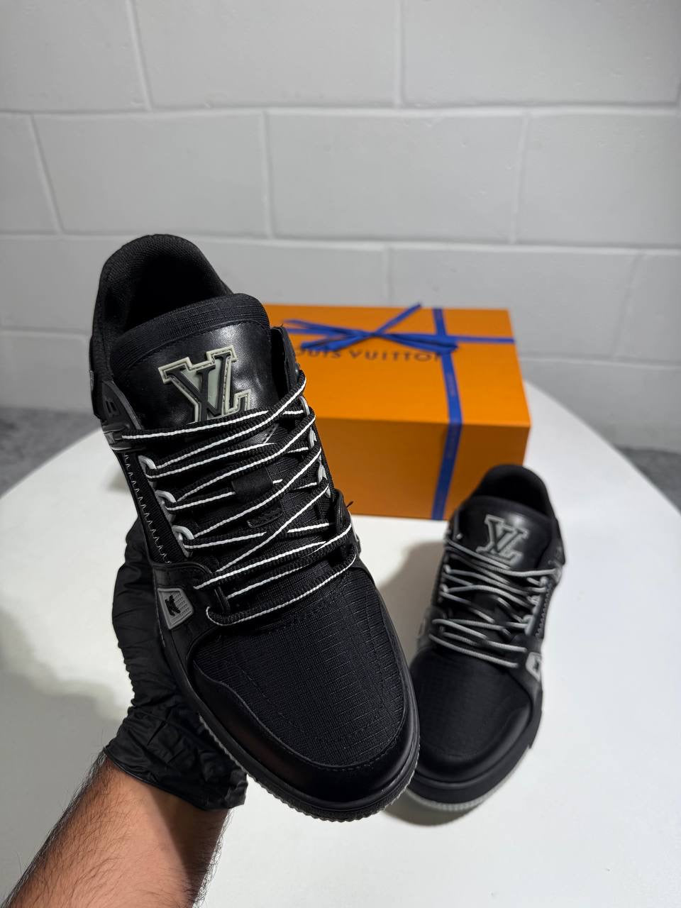 LVE TRAINER BLACK