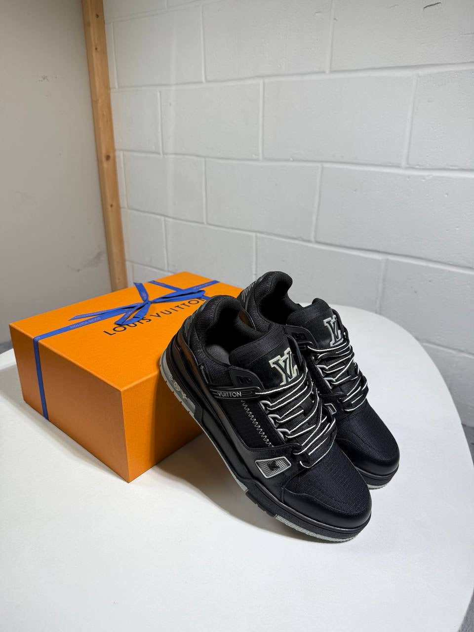 LVE TRAINER BLACK