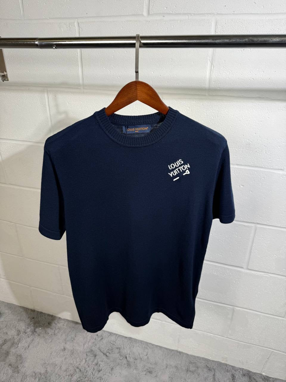 LVE pin Tshirt Navy