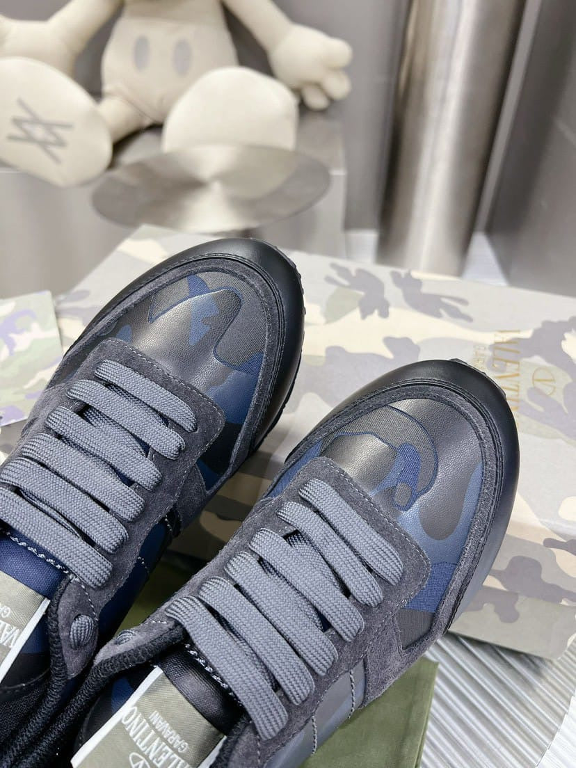 VLTN TRAINERS (pre-order)