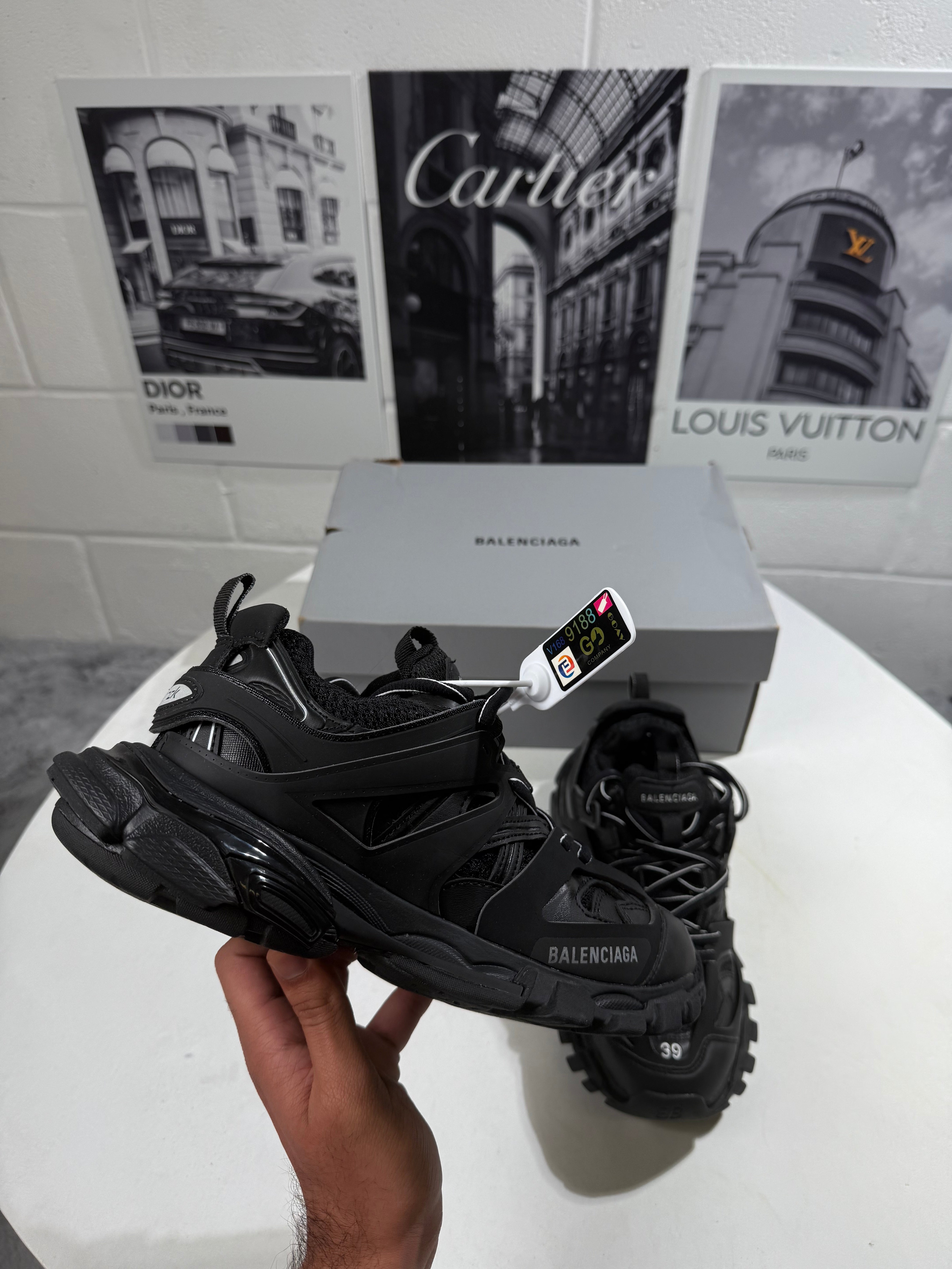 Bal tracks triple black