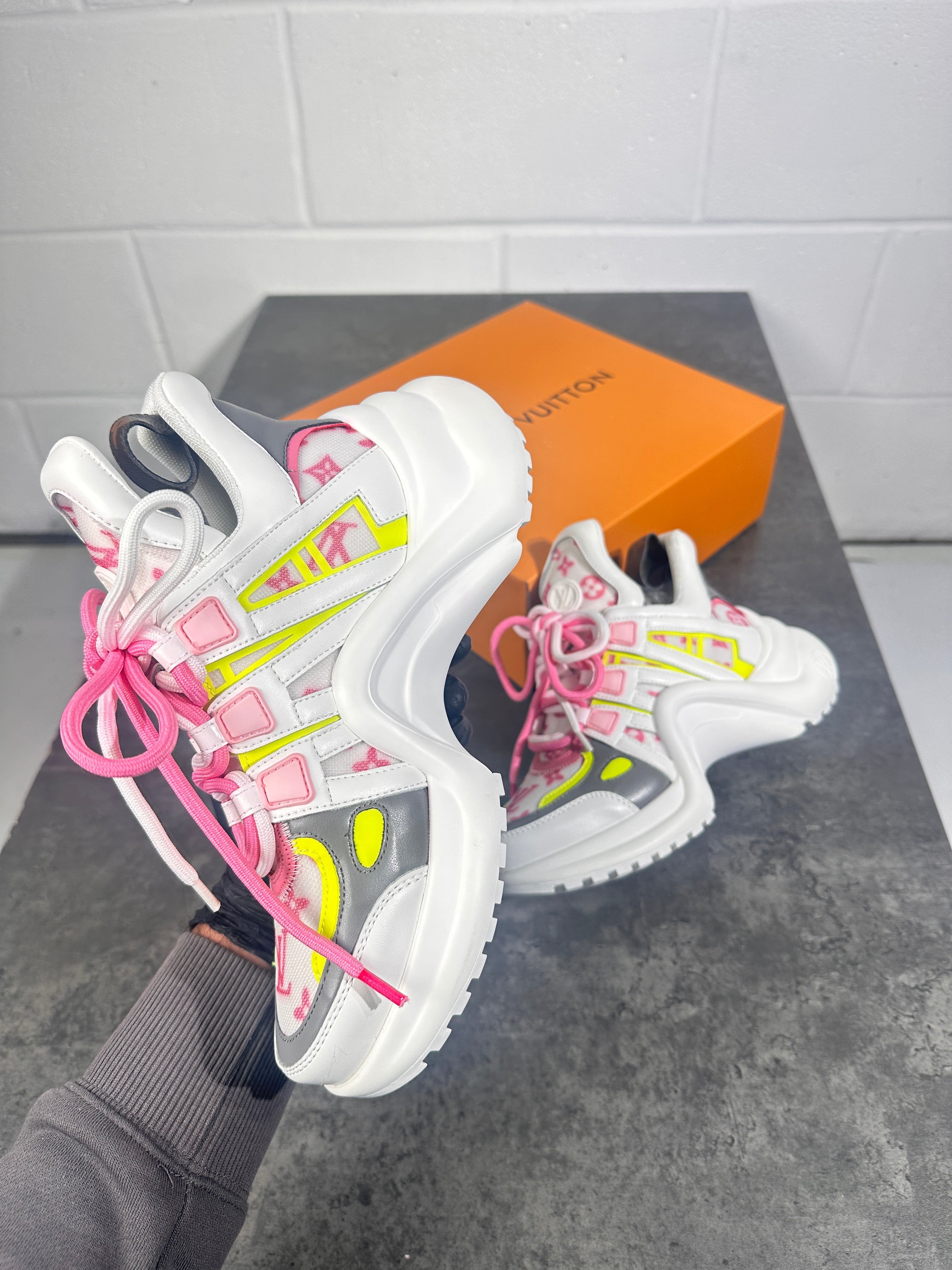 Lv ladies arch trainers pink