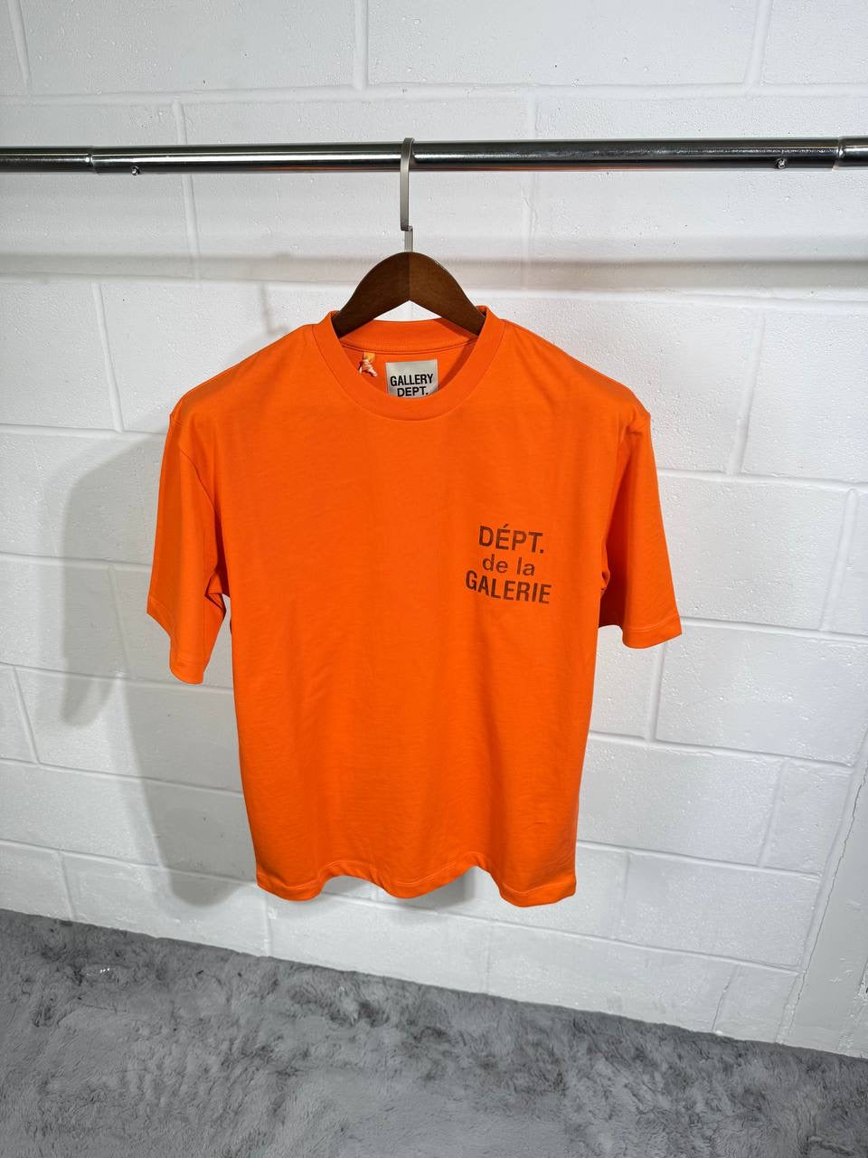 DEPT TEE ORANGE