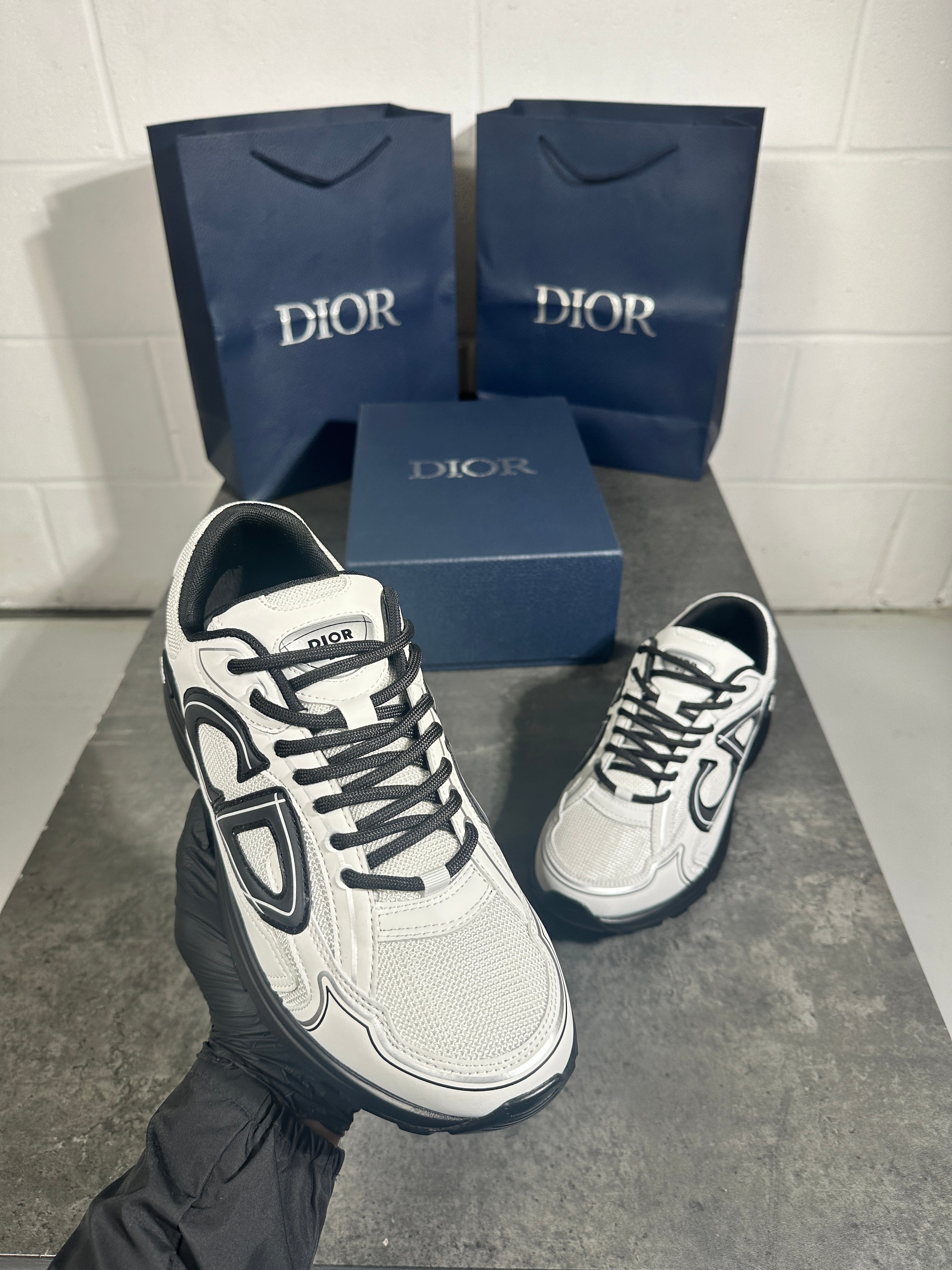 (pre-order)Dior b30 - full white black sole