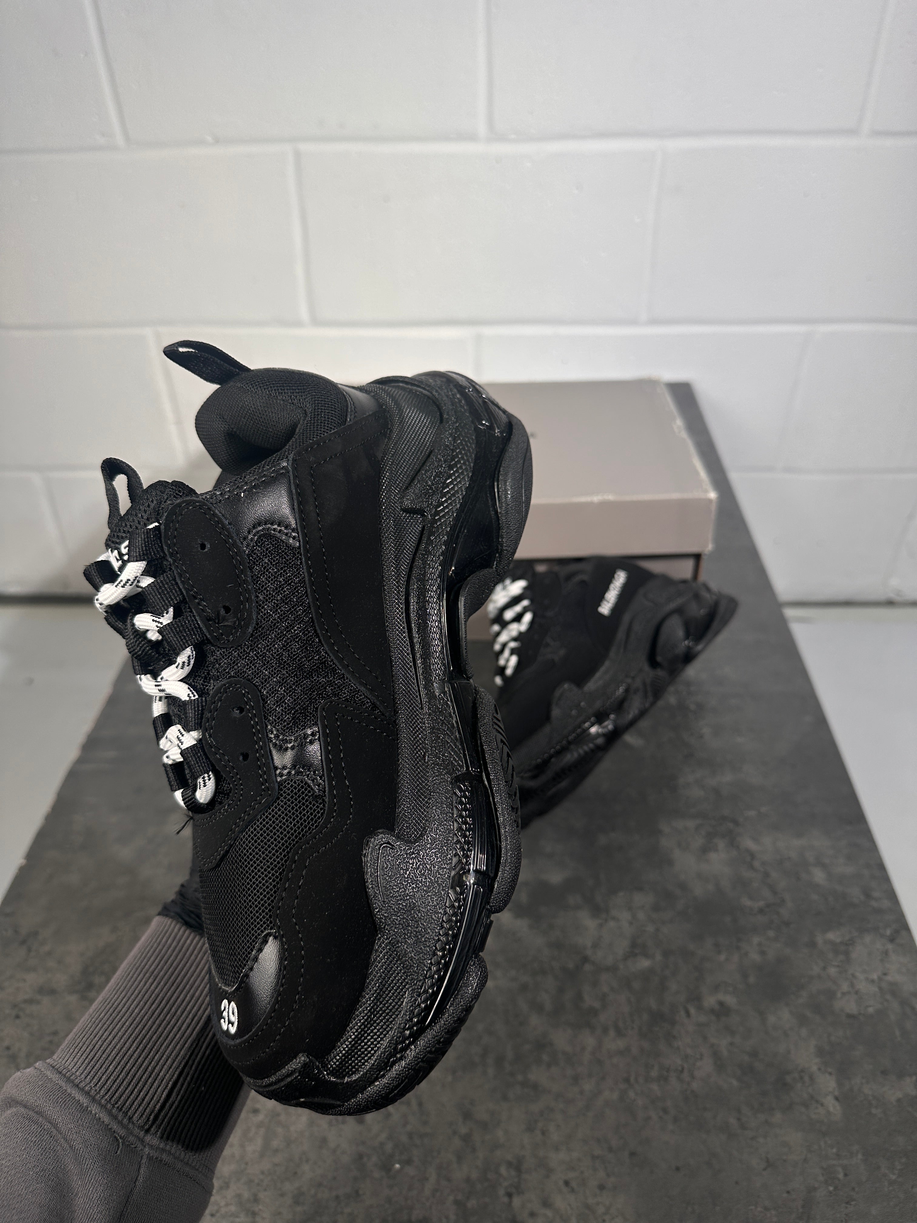 Balenciaga triple sss