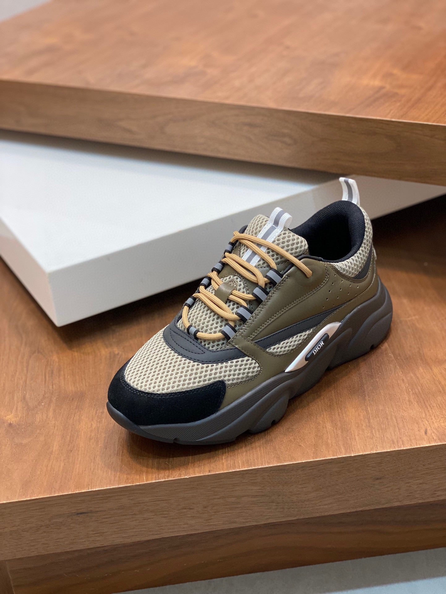 B22 KHAKI/BROWN MIX (pre-order)