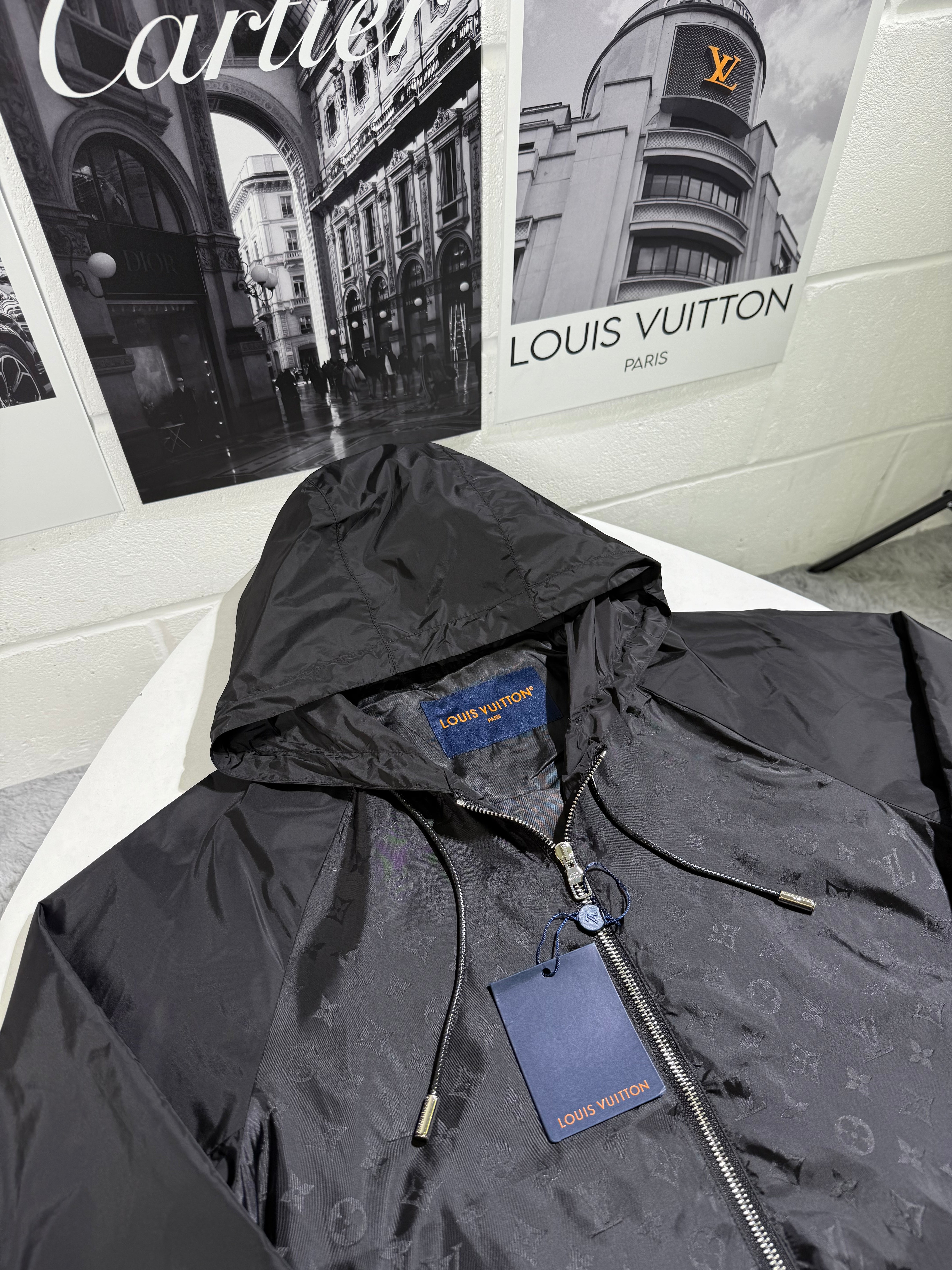 LVE WINDBREAKER BLACK