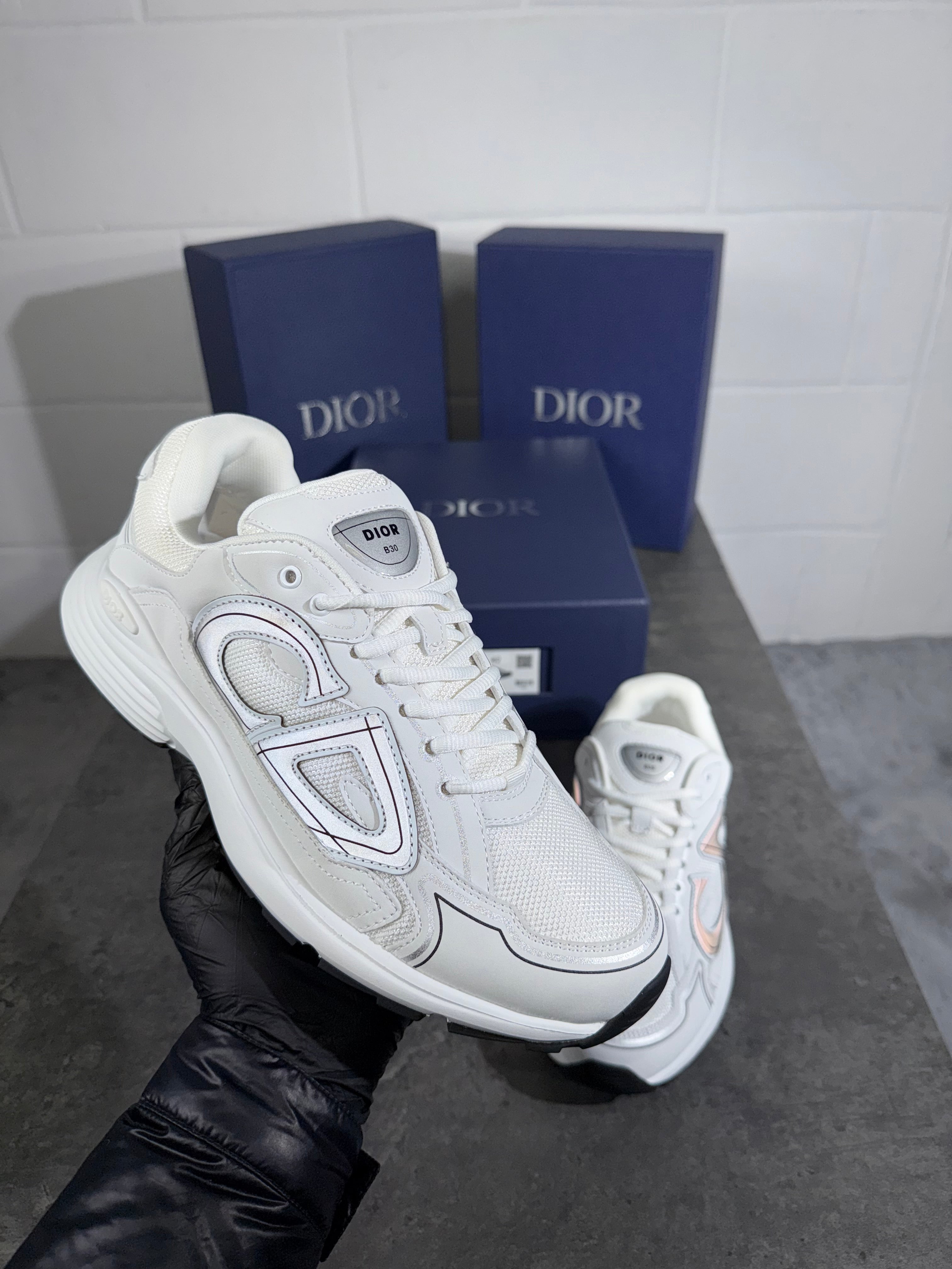 B30 full white