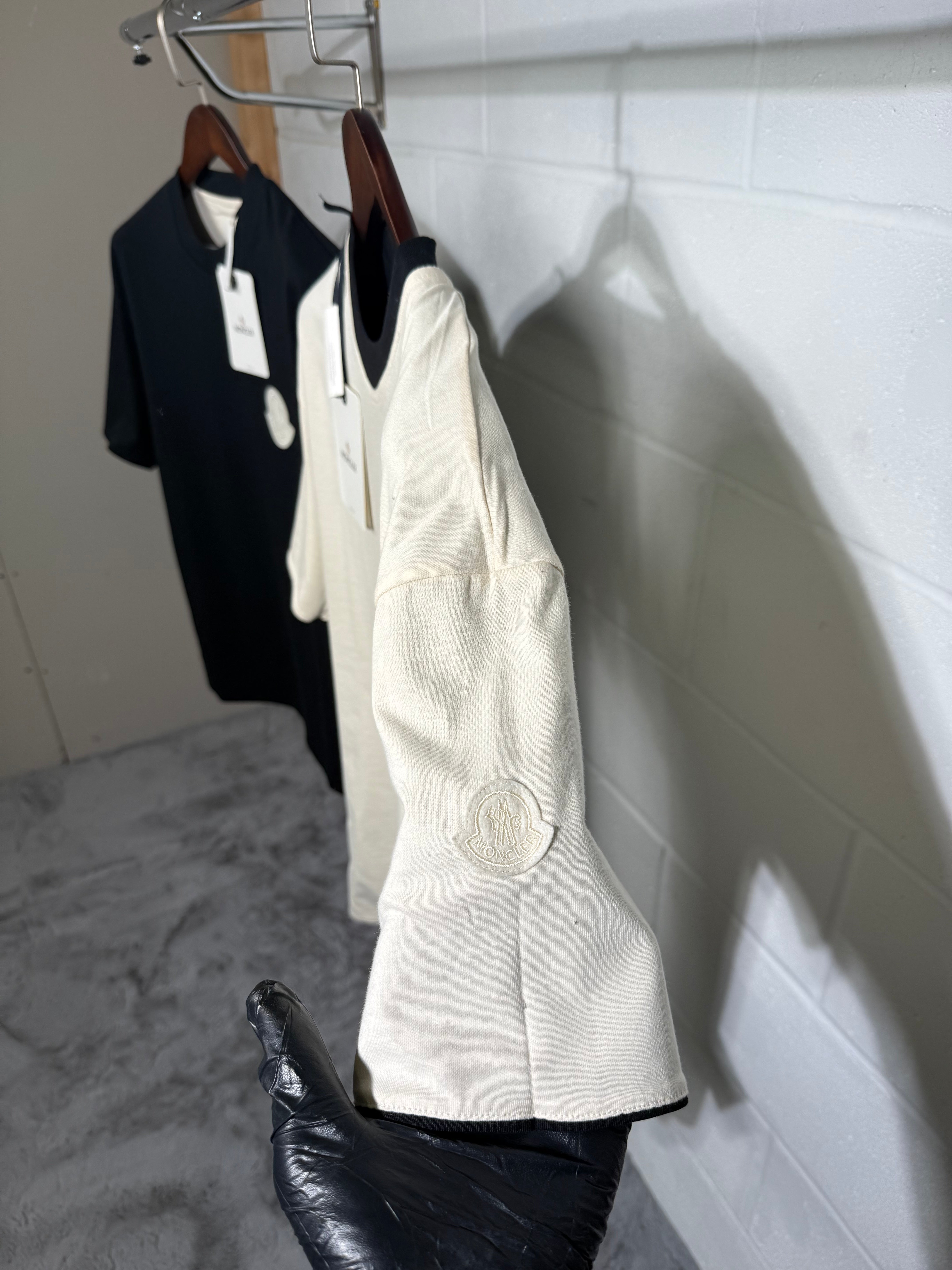 MNCLR REVERSIBLE TEE BLACK