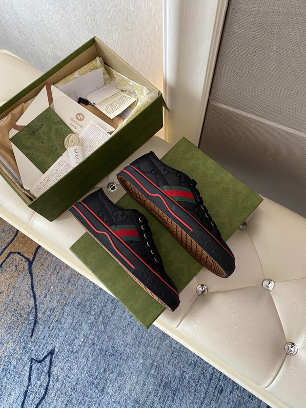 UCCI SNEAKER (pre-order)