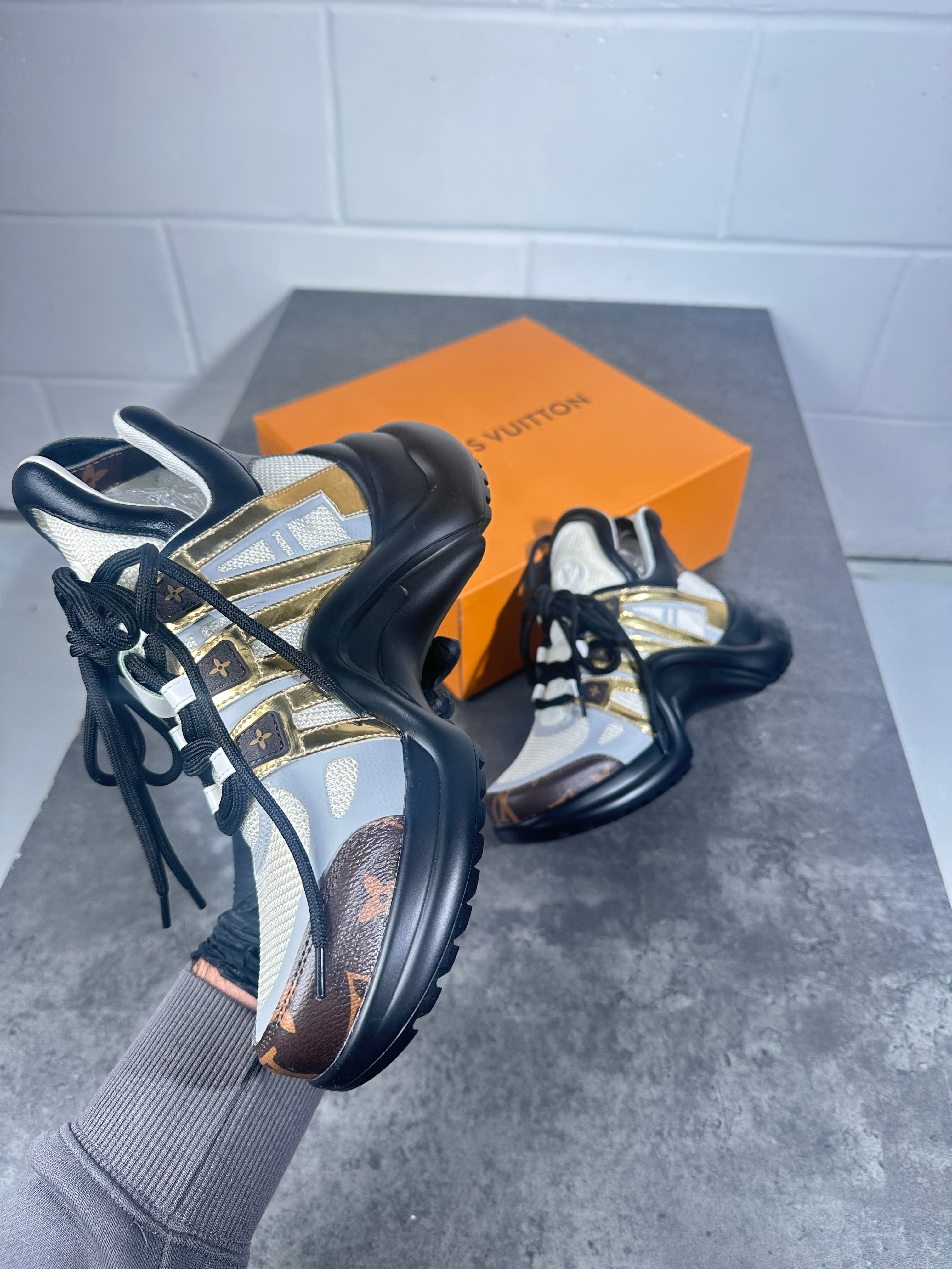 Lv ladies arch trainers