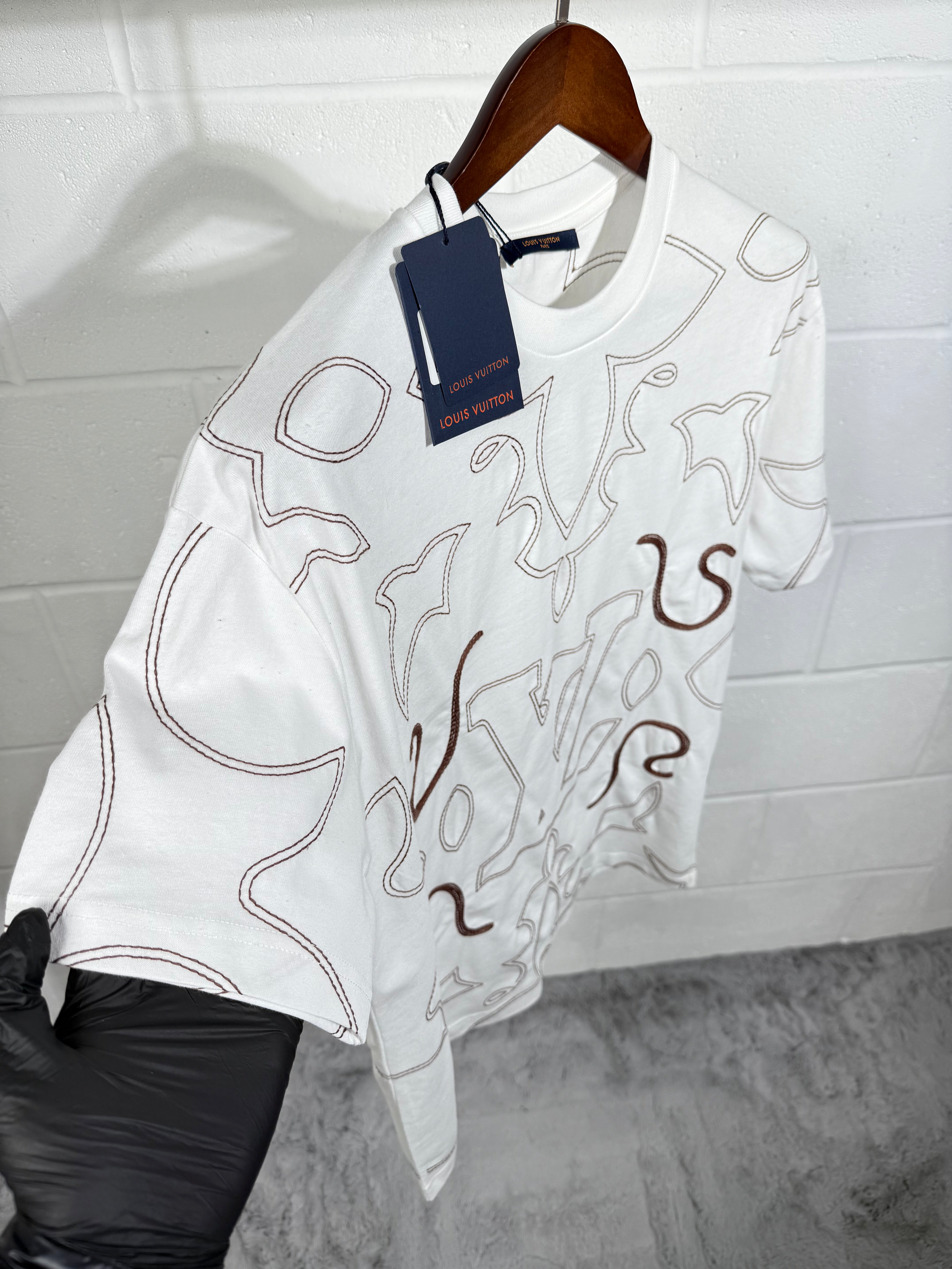 LVE EMBROIDERED TEE WHITE