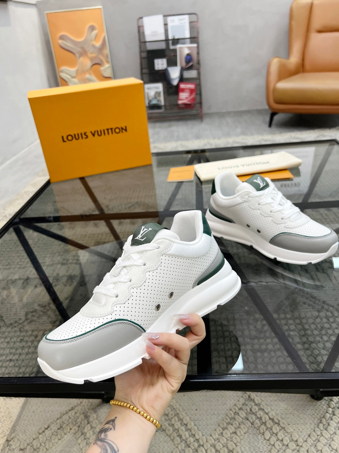 LVE SNEAKER CLASSIC (pre-order)